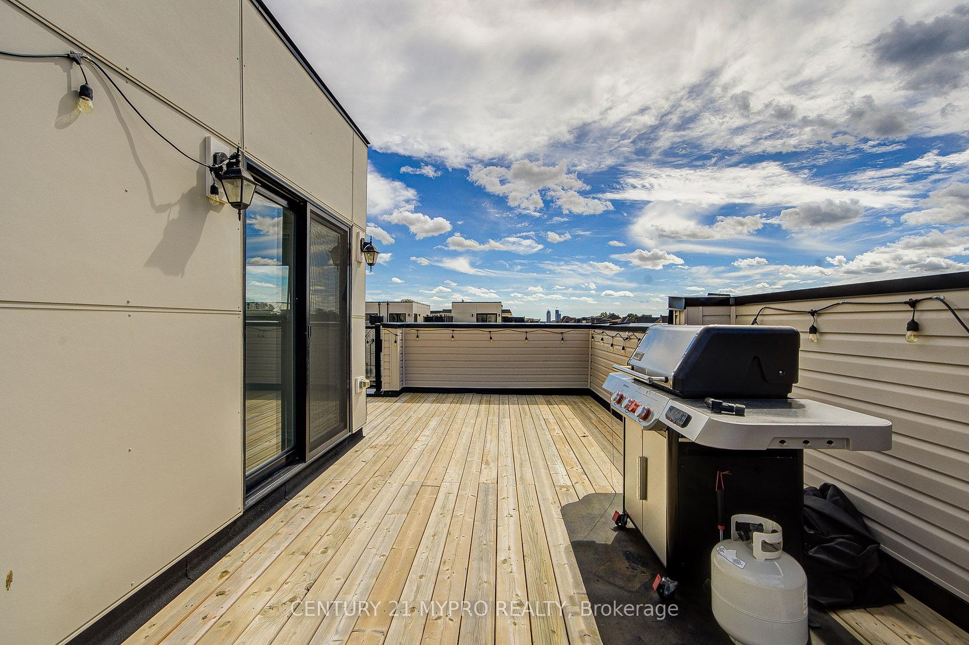 Photo 32 of 107 William Shearn Crescent, Markham, Angus Glen — HOMEH