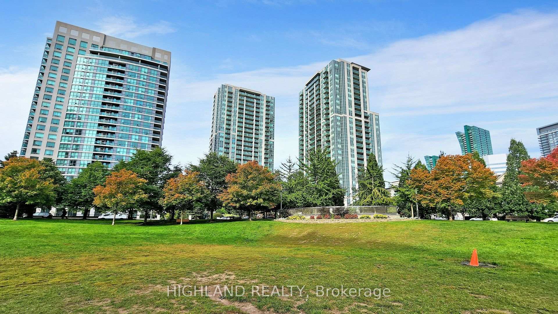 Photo 2 of Unit 1002, 18 Harrison Garden Boulevard, North York, Willowdale East — HOMEH