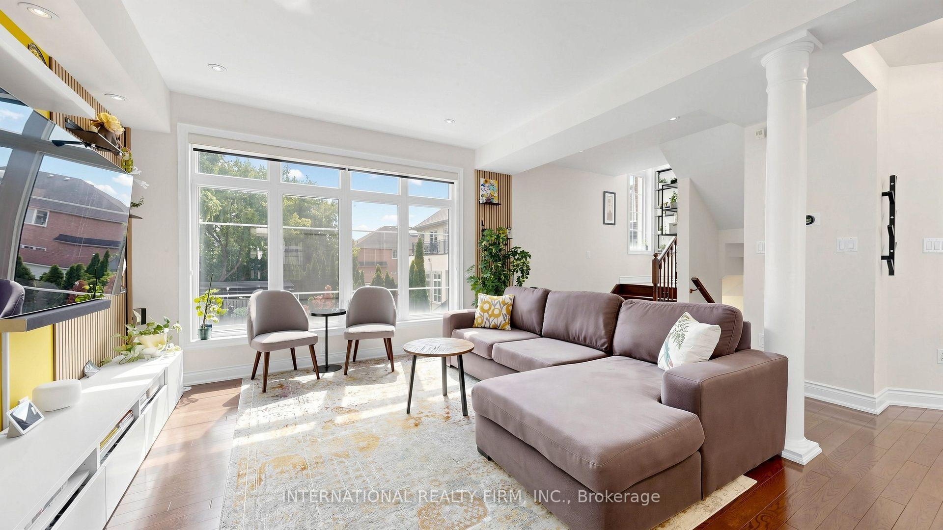 Photo 5 of 110 Lorraine Drive, North York, Willowdale West — HOMEH