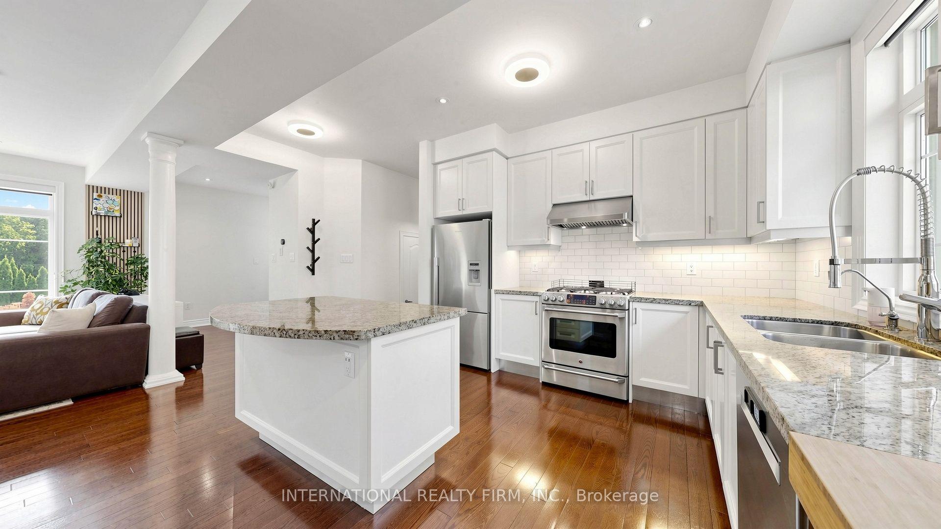 Photo 15 of 110 Lorraine Drive, North York, Willowdale West — HOMEH