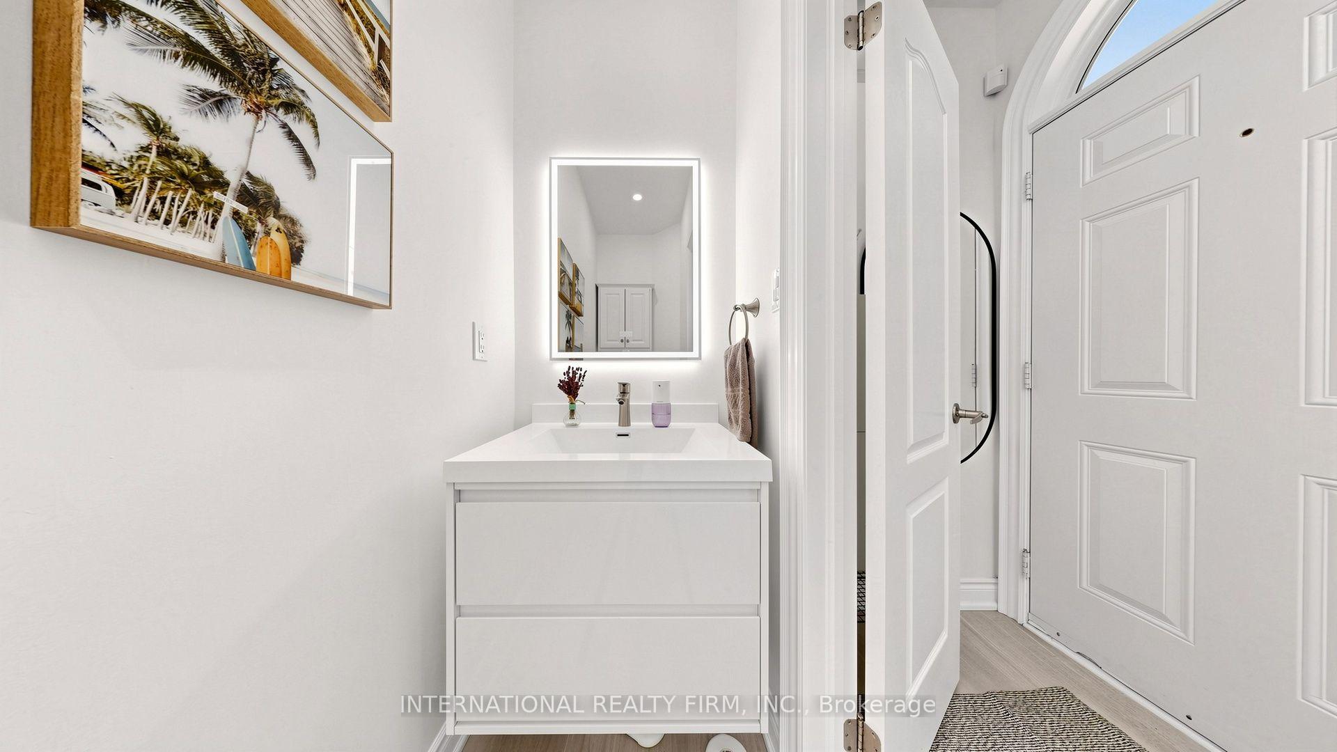 Photo 23 of 110 Lorraine Drive, North York, Willowdale West — HOMEH