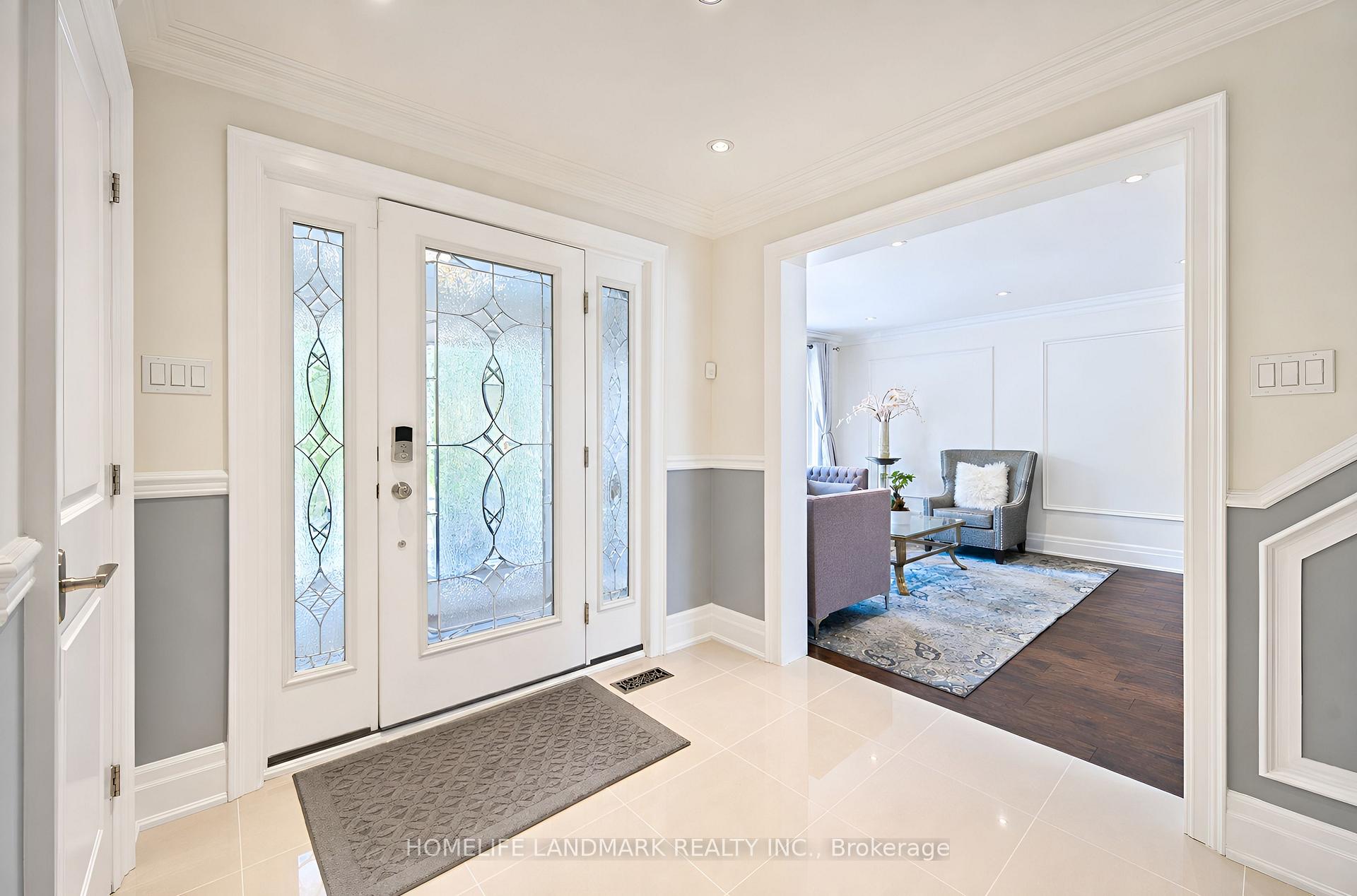 Photo 4 of 21 Bearwood Drive, Etobicoke, Edenbridge-Humber Valley — HOMEH