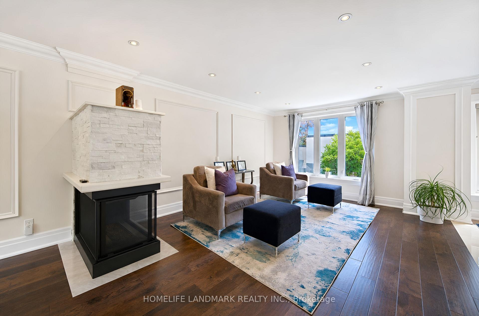 Photo 9 of 21 Bearwood Drive, Etobicoke, Edenbridge-Humber Valley — HOMEH