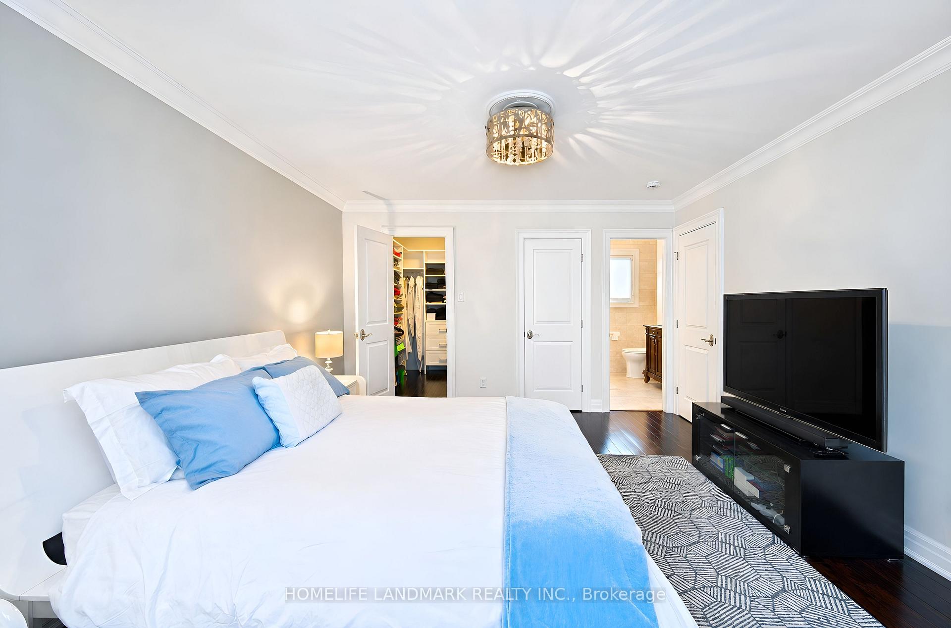 Photo 25 of 21 Bearwood Drive, Etobicoke, Edenbridge-Humber Valley — HOMEH