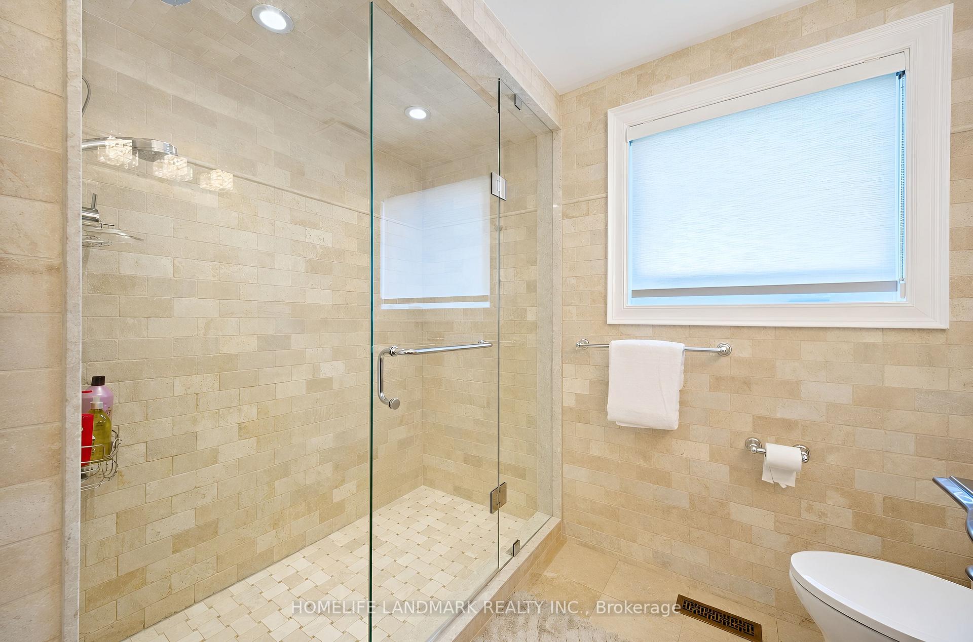 Photo 28 of 21 Bearwood Drive, Etobicoke, Edenbridge-Humber Valley — HOMEH