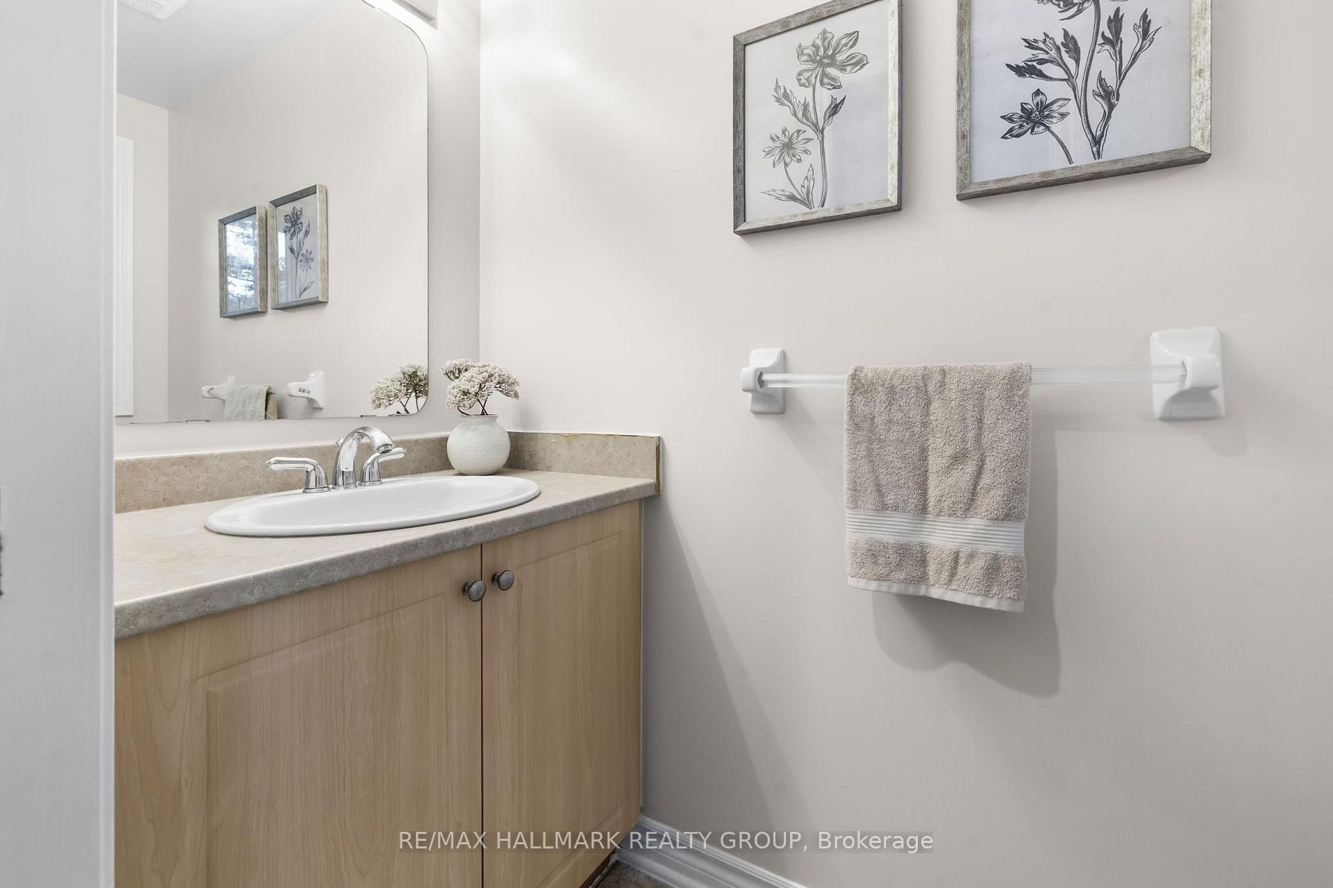 Photo 6 of 1006 Markwick Crescent, Ottawa, Notting Hill/Summerside — HOMEH