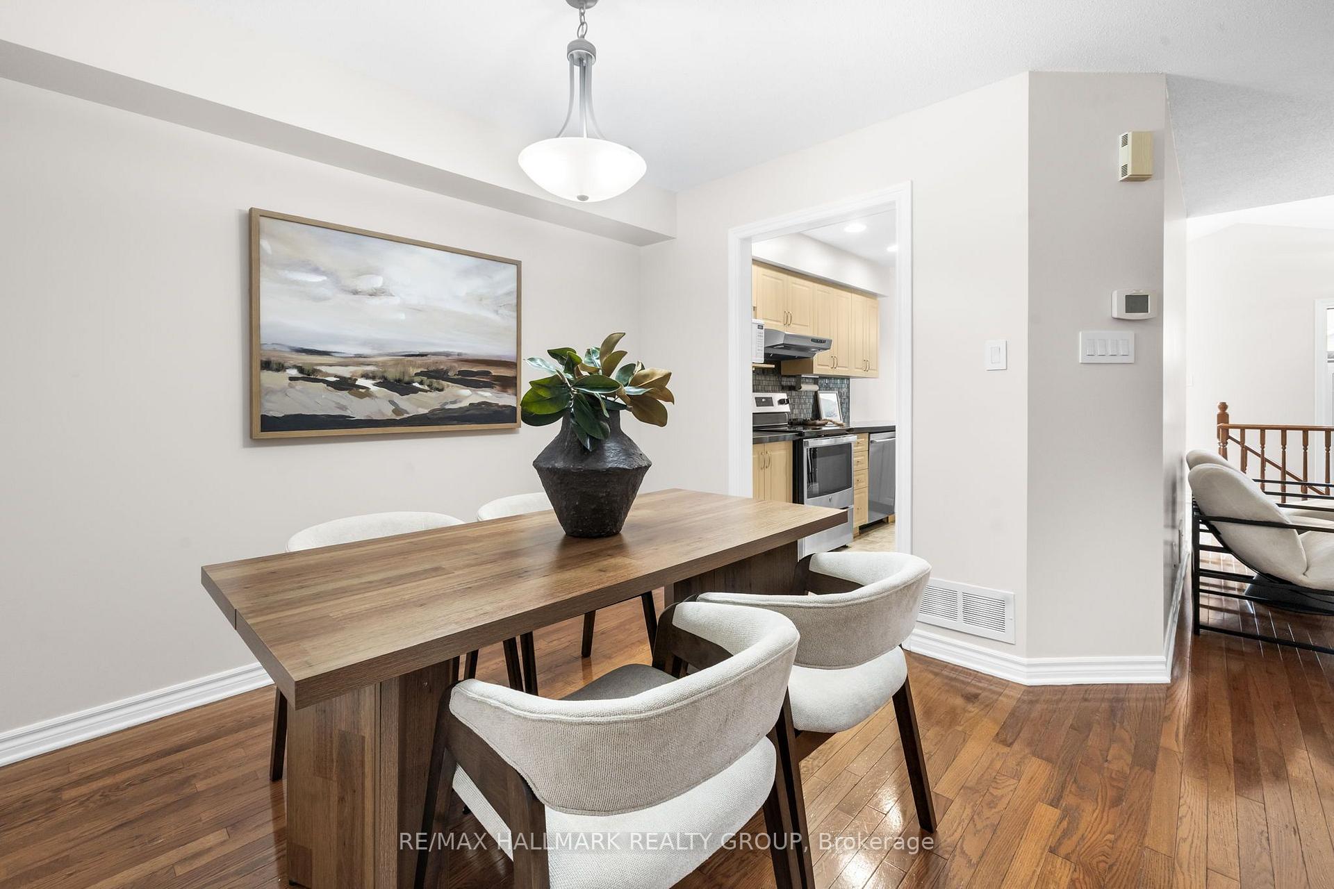 Photo 9 of 1006 Markwick Crescent, Ottawa, Notting Hill/Summerside — HOMEH