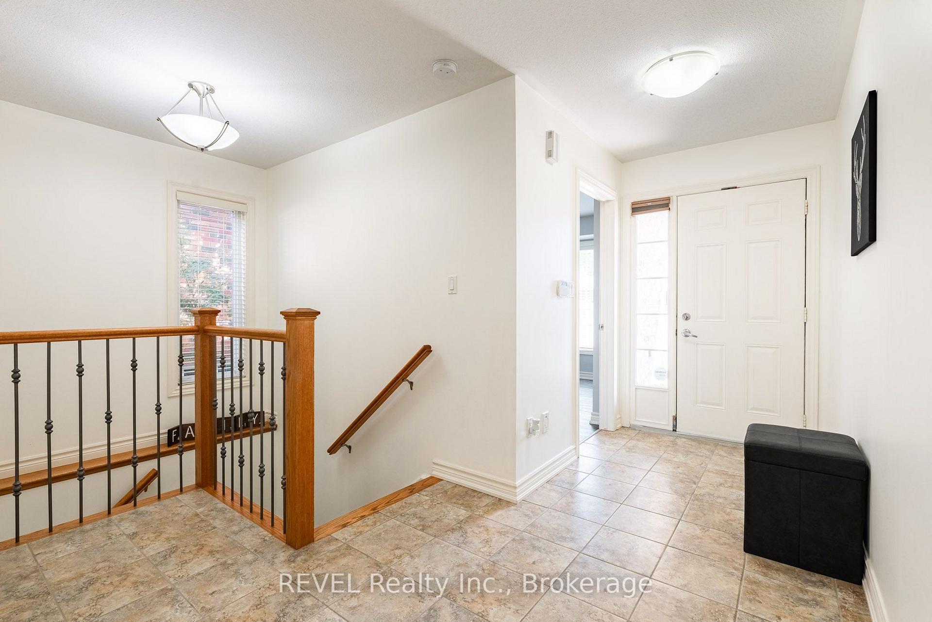 Photo 3 of 23 Myrtle Avenue, St. Catharines, Carlton/Bunting — HOMEH