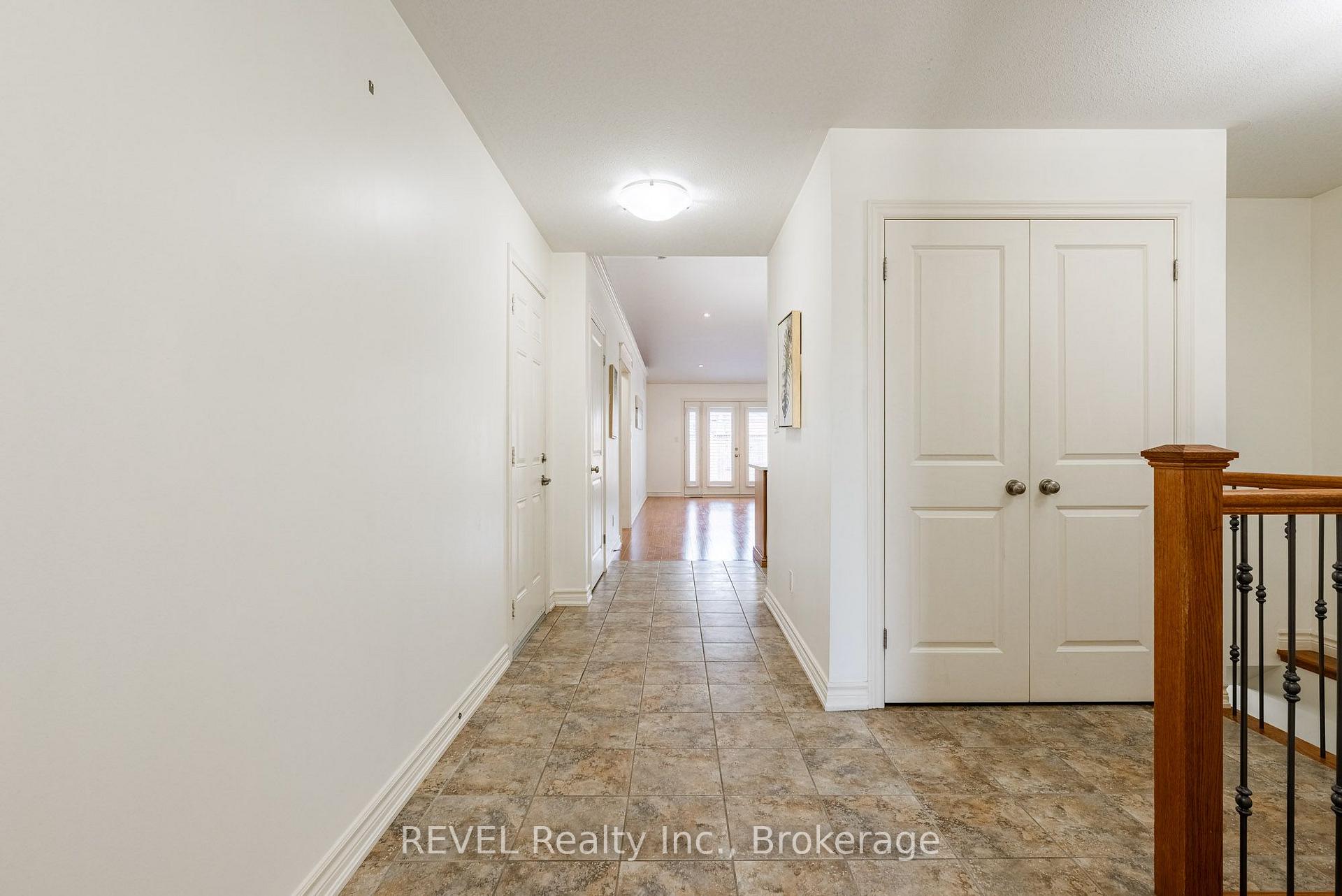 Photo 4 of 23 Myrtle Avenue, St. Catharines, Carlton/Bunting — HOMEH