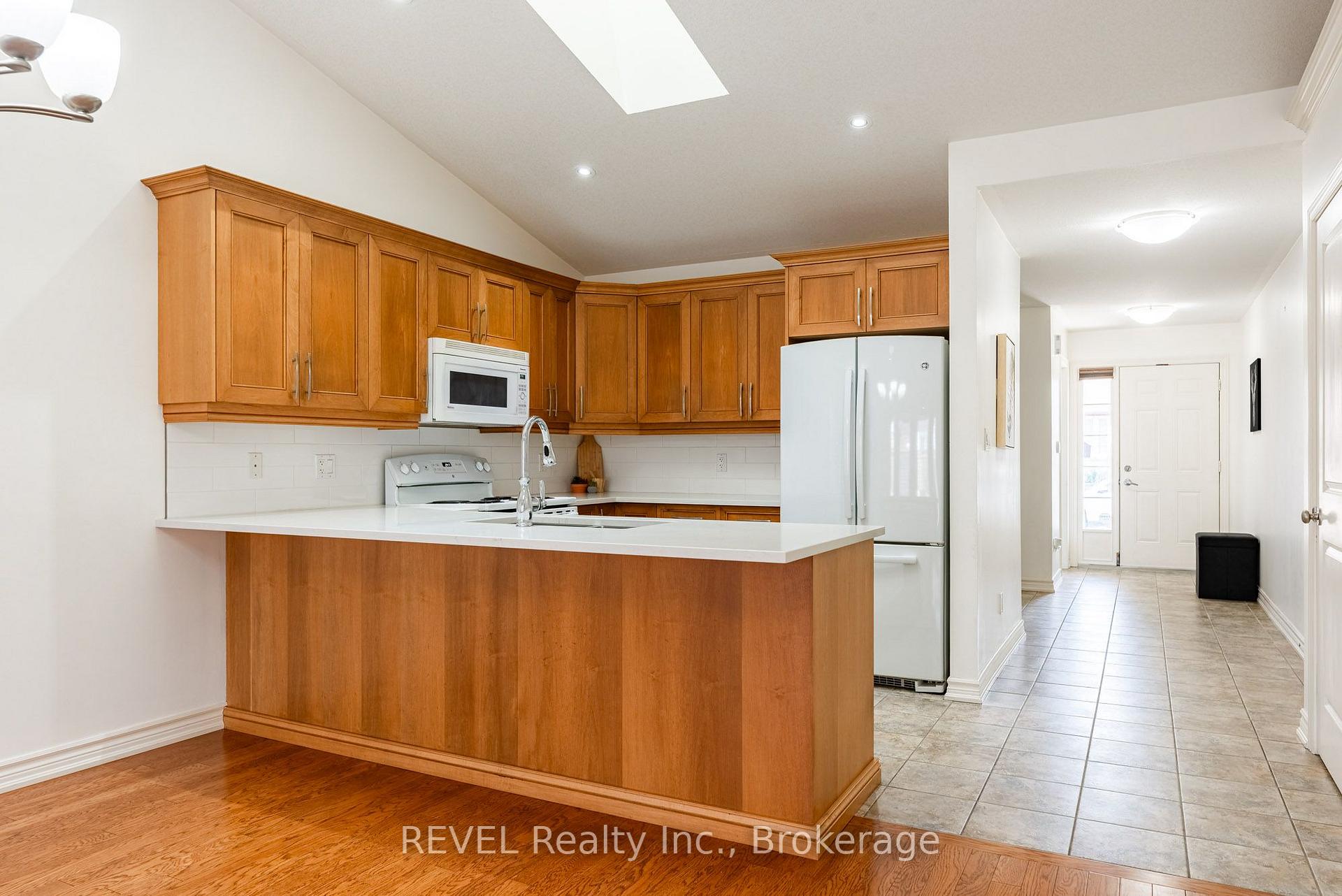 Photo 12 of 23 Myrtle Avenue, St. Catharines, Carlton/Bunting — HOMEH