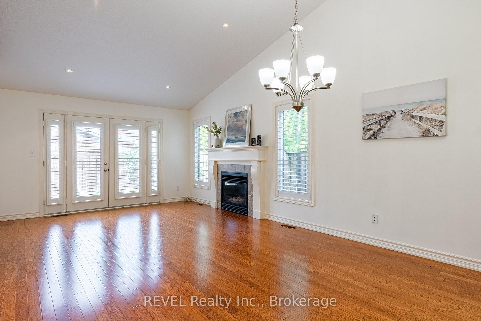 Photo 16 of 23 Myrtle Avenue, St. Catharines, Carlton/Bunting — HOMEH