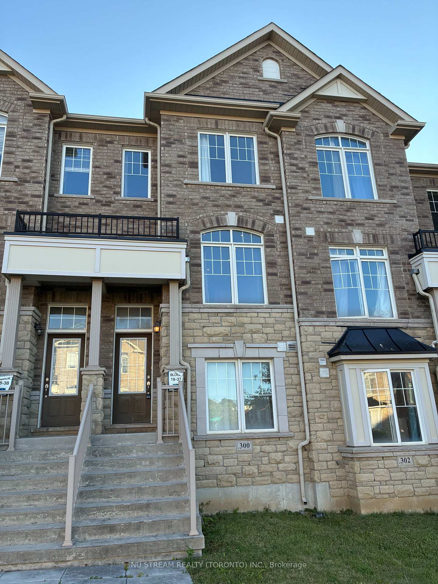 Photo 1 of 300 Delray Drive, Markham, Greensborough — HOMEH