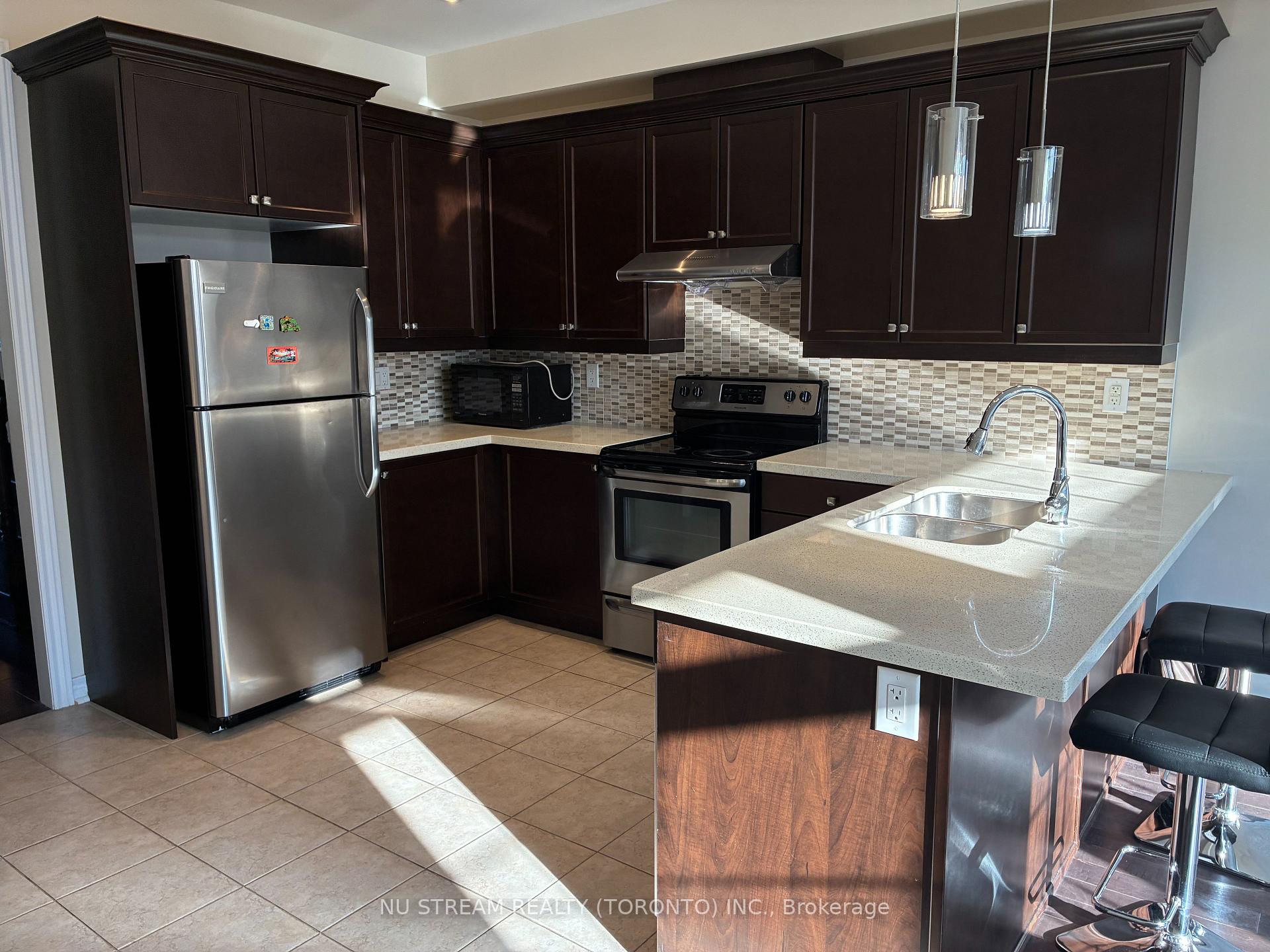 Photo 2 of 300 Delray Drive, Markham, Greensborough — HOMEH