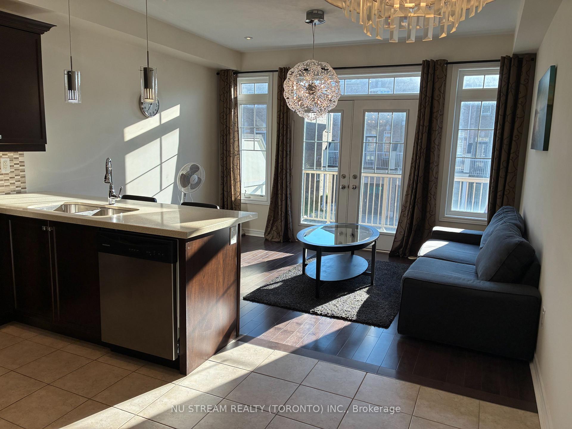 Photo 3 of 300 Delray Drive, Markham, Greensborough — HOMEH