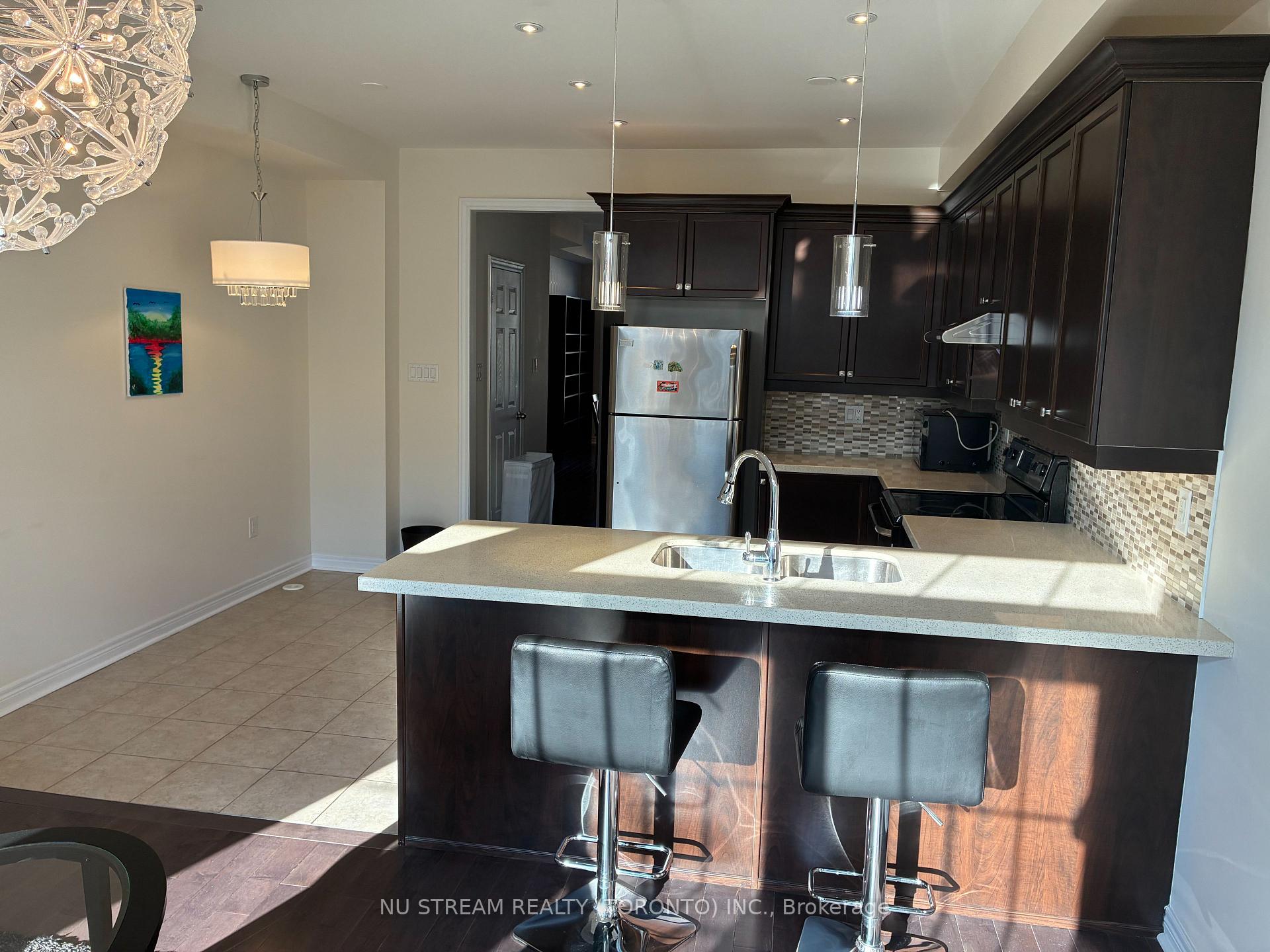Photo 4 of 300 Delray Drive, Markham, Greensborough — HOMEH