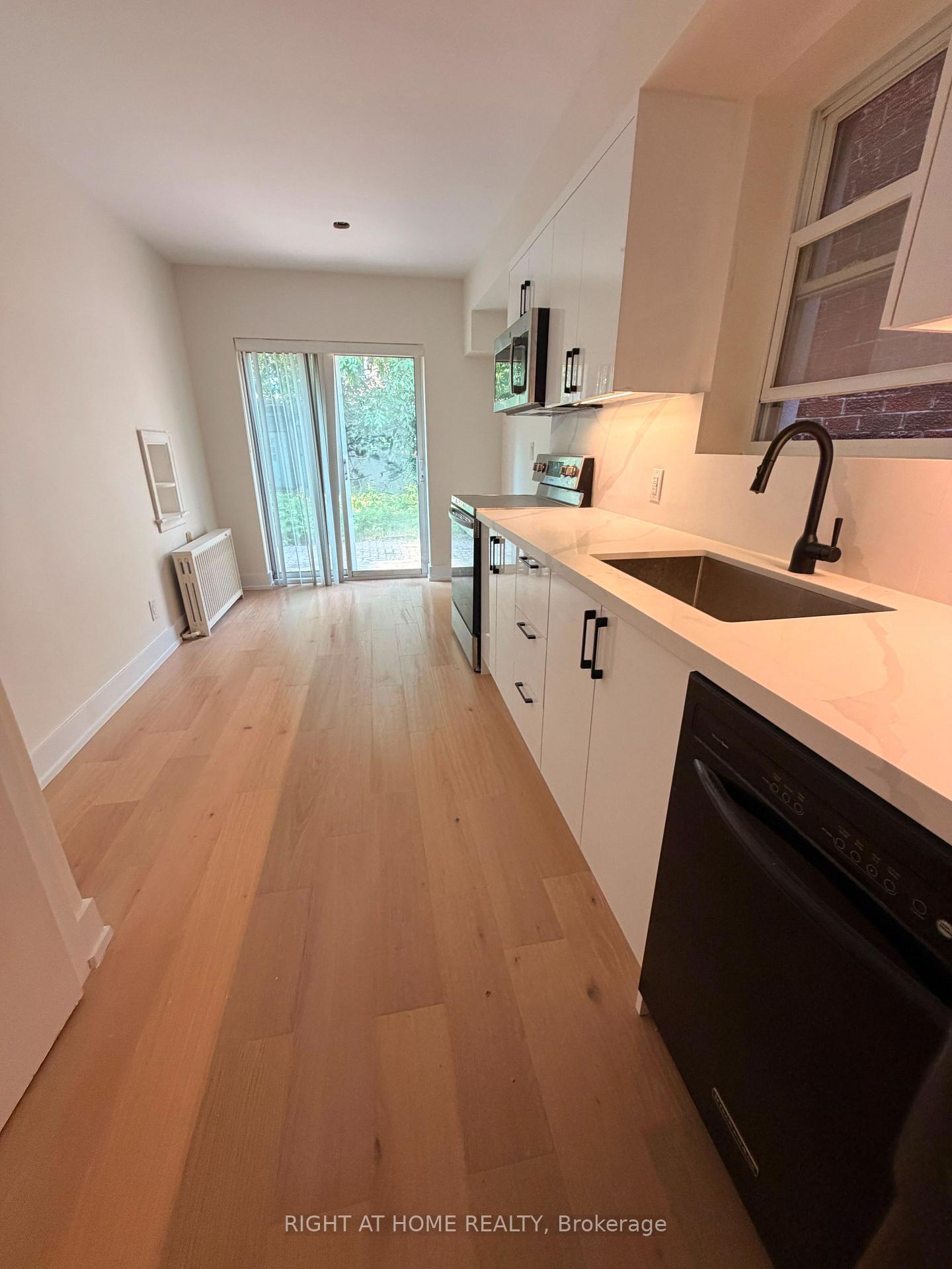 Photo 1 of Unit 102, 3384 Lake Shore Boulevard W, Etobicoke, Long Branch — HOMEH