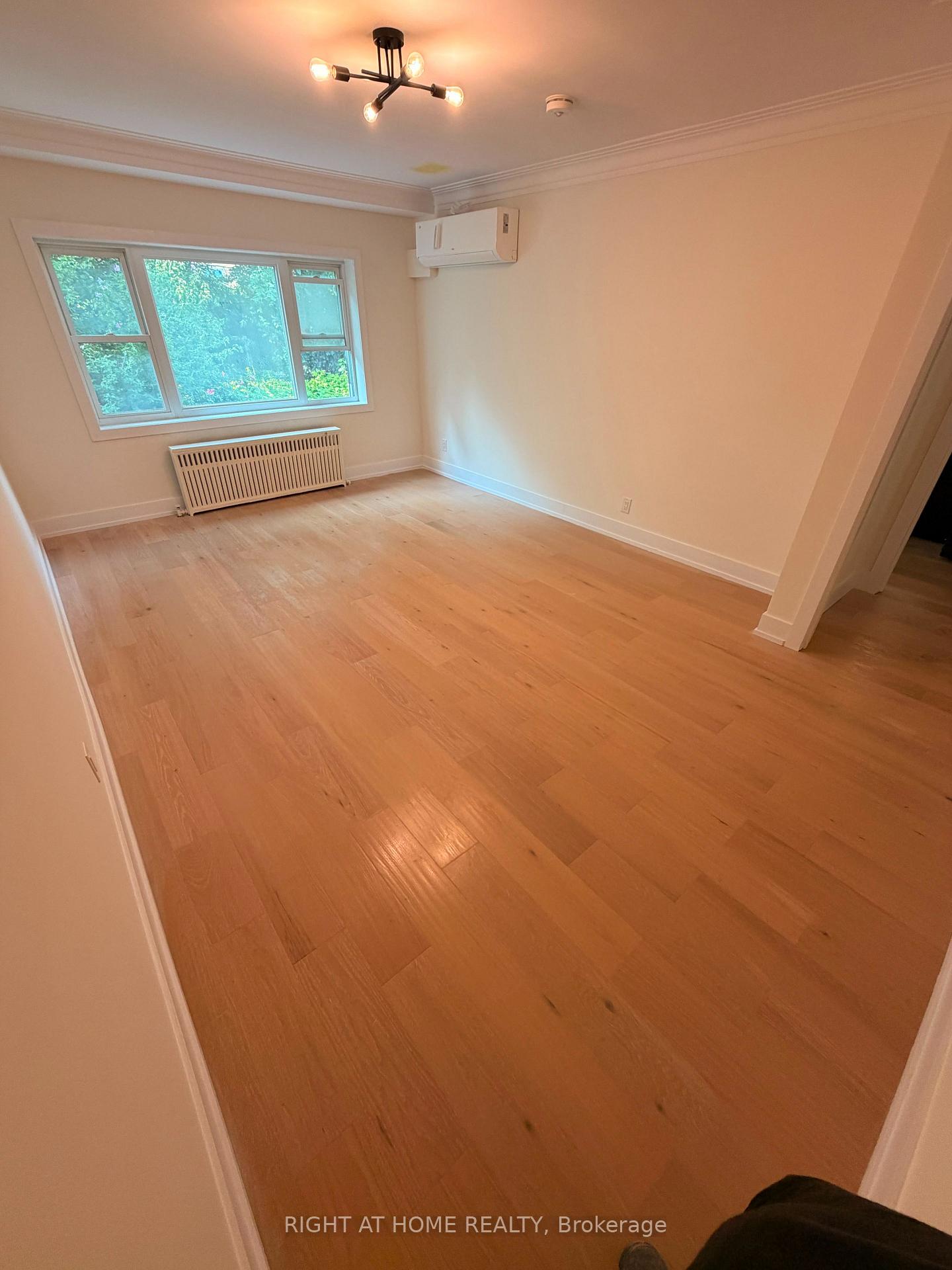 Photo 3 of Unit 102, 3384 Lake Shore Boulevard W, Etobicoke, Long Branch — HOMEH