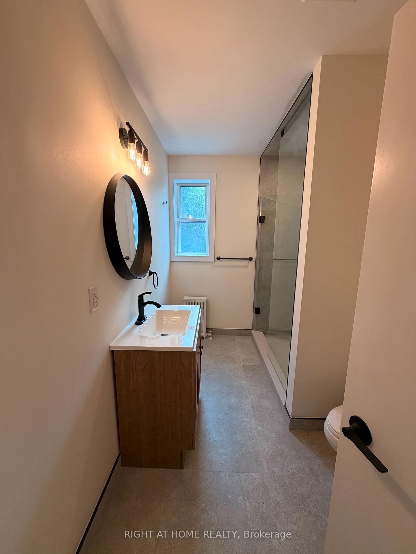 Photo 4 of Unit 102, 3384 Lake Shore Boulevard W, Etobicoke, Long Branch — HOMEH