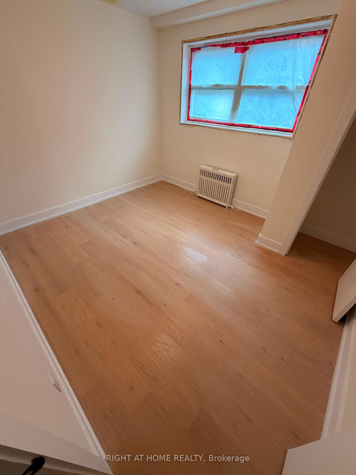 Photo 5 of Unit 102, 3384 Lake Shore Boulevard W, Etobicoke, Long Branch — HOMEH