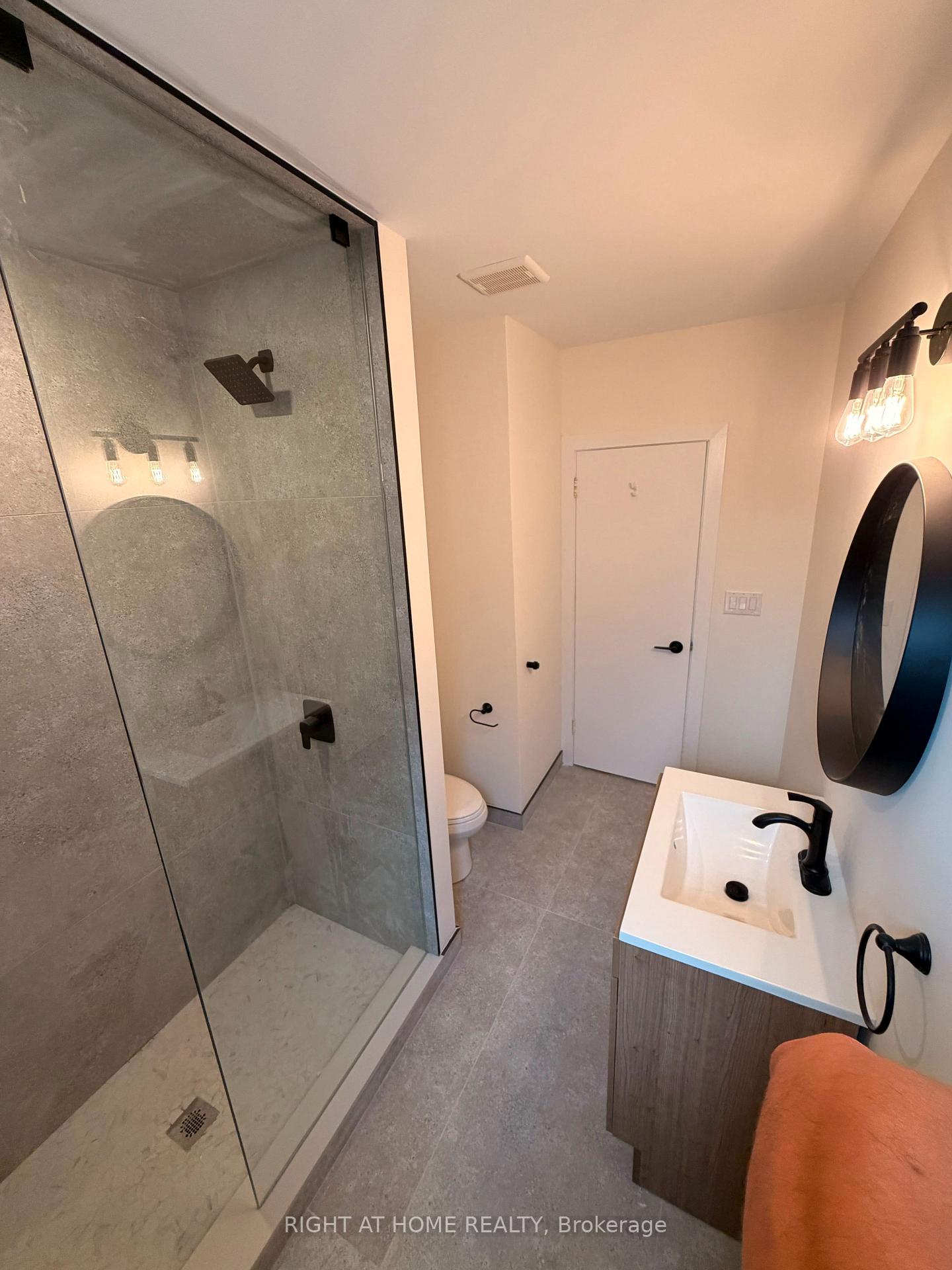 Photo 7 of Unit 102, 3384 Lake Shore Boulevard W, Etobicoke, Long Branch — HOMEH