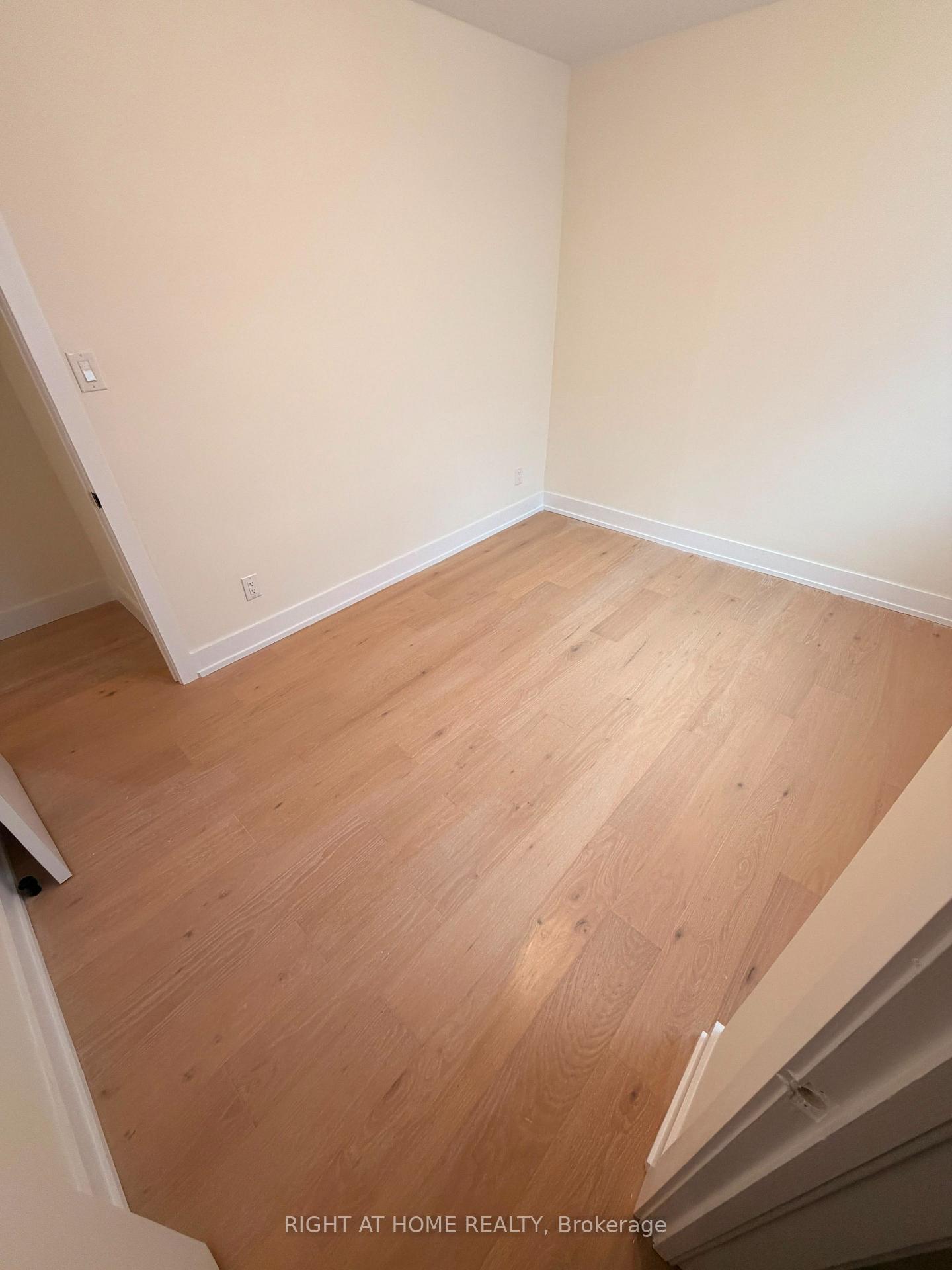 Photo 8 of Unit 102, 3384 Lake Shore Boulevard W, Etobicoke, Long Branch — HOMEH