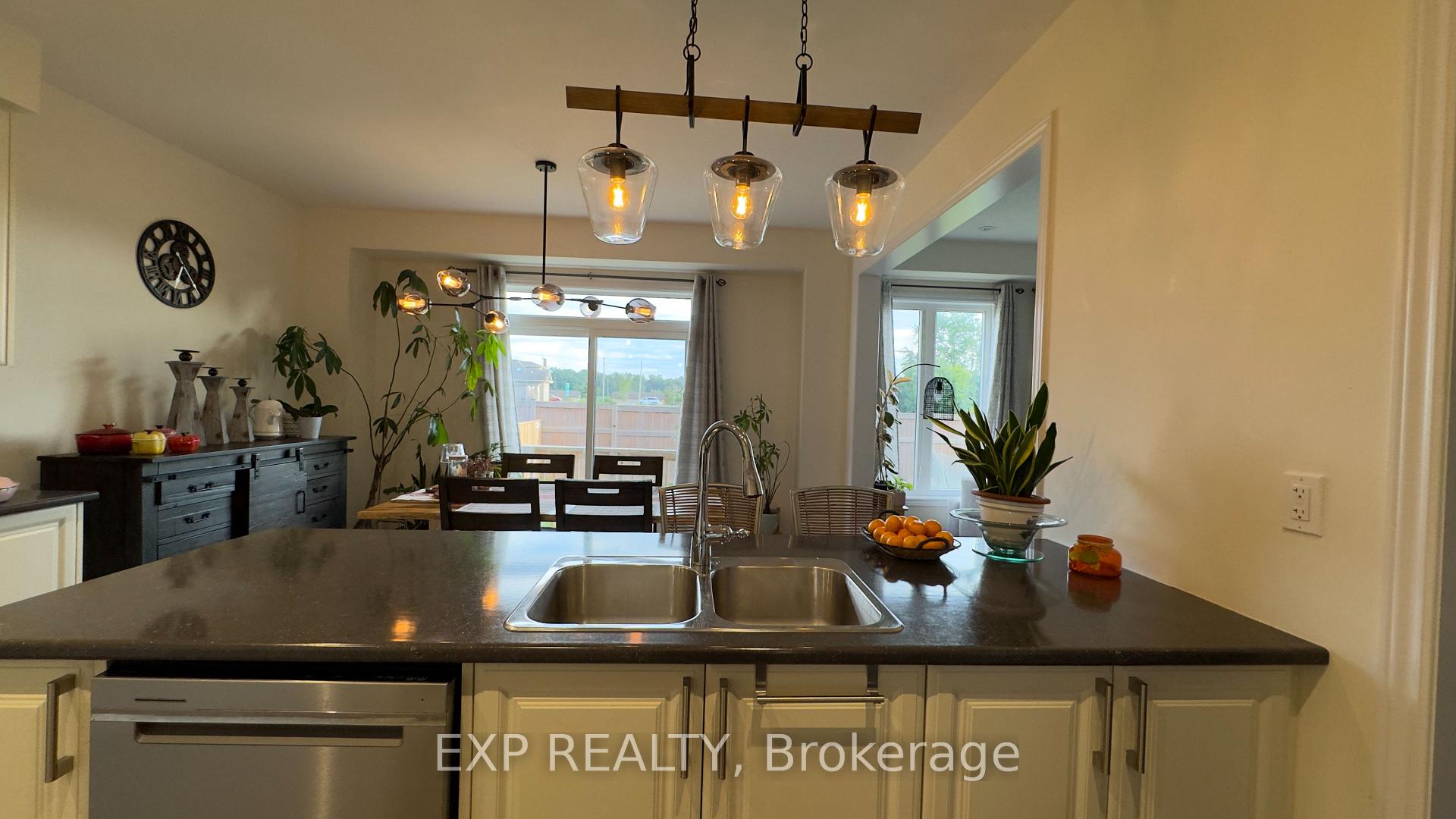 Photo 3 of 190 Explorer Way, Thorold, Rolling Meadows — HOMEH