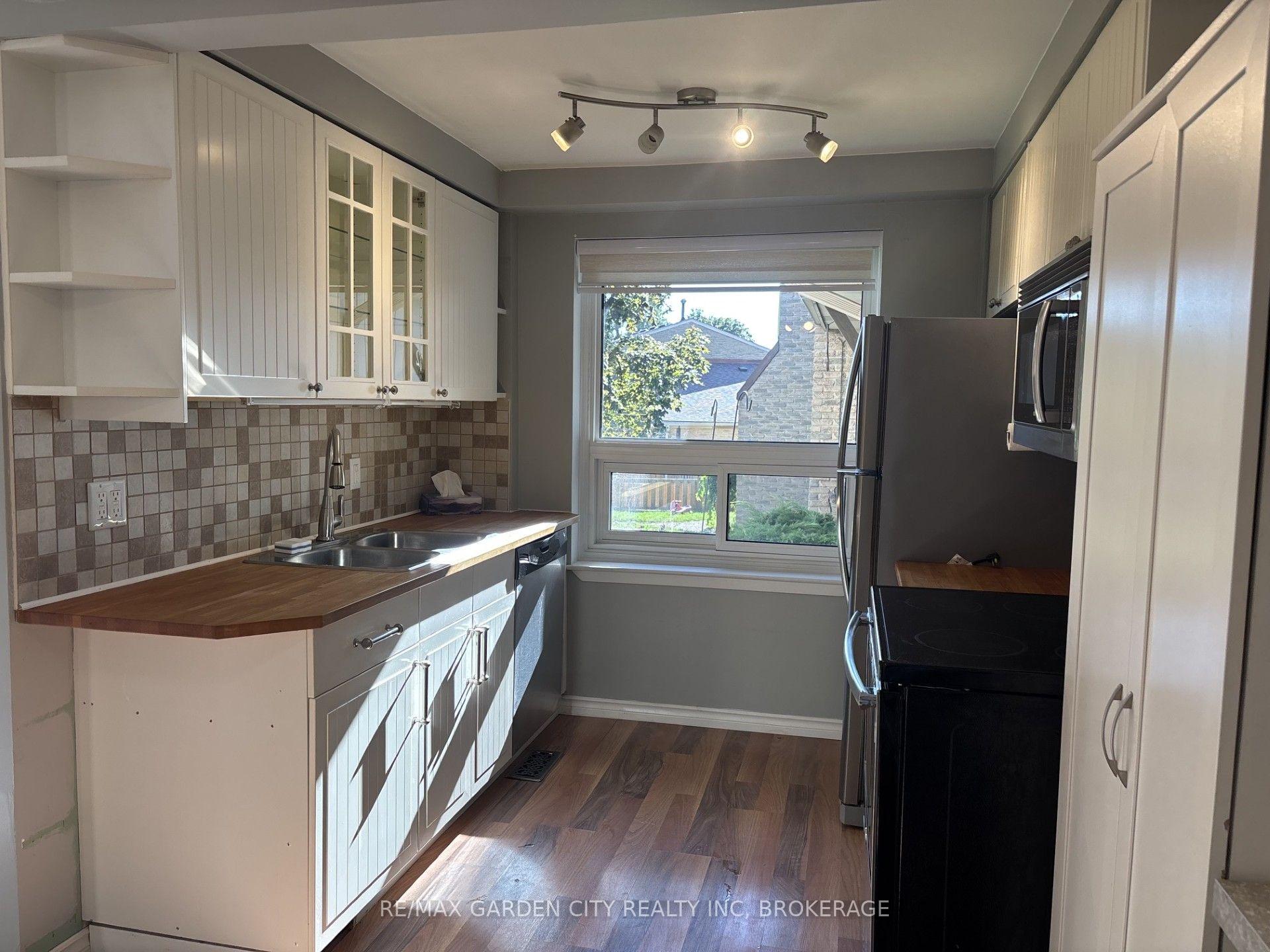 Photo 3 of Unit #13, 280 Thaler Avenue, Kitchener, Chicopee/Freeport — HOMEH