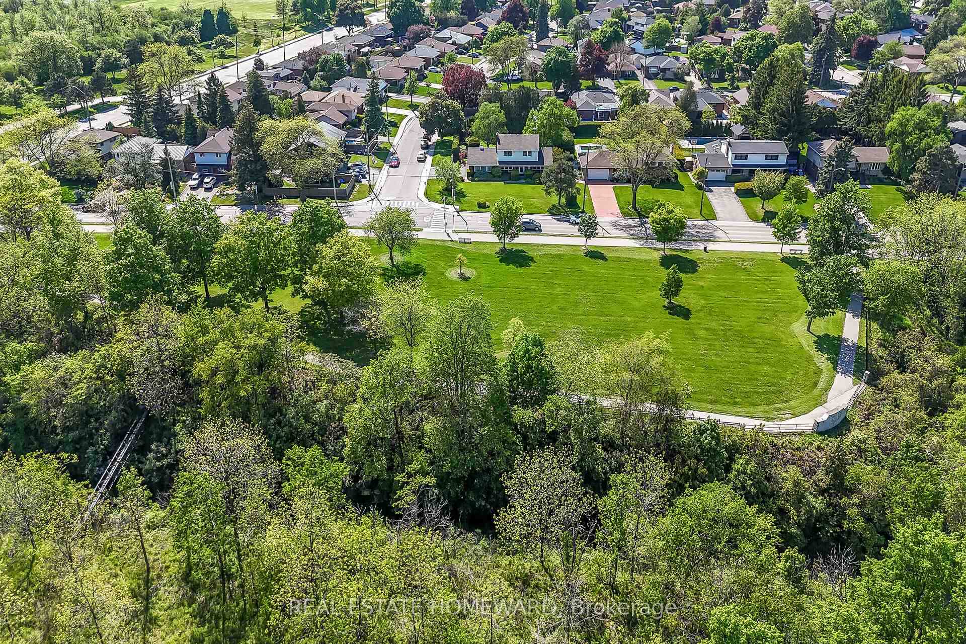 Photo 3 of 634 Mountain Brow Boulevard, Hamilton, Huntington — HOMEH