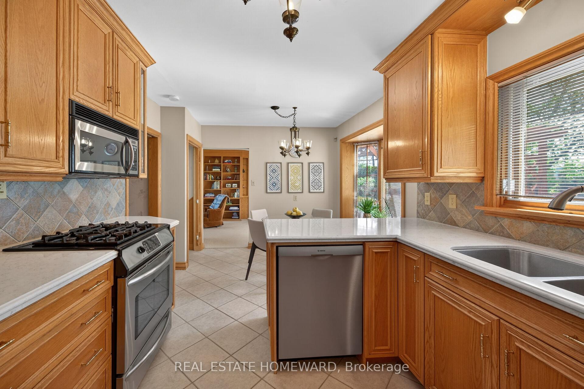Photo 14 of 634 Mountain Brow Boulevard, Hamilton, Huntington — HOMEH