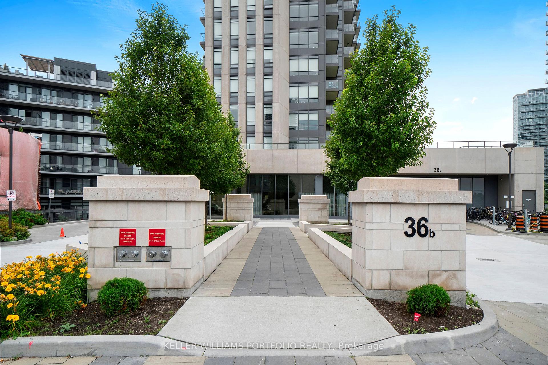 Front of Unit 1006, 36 Park Lawn Road