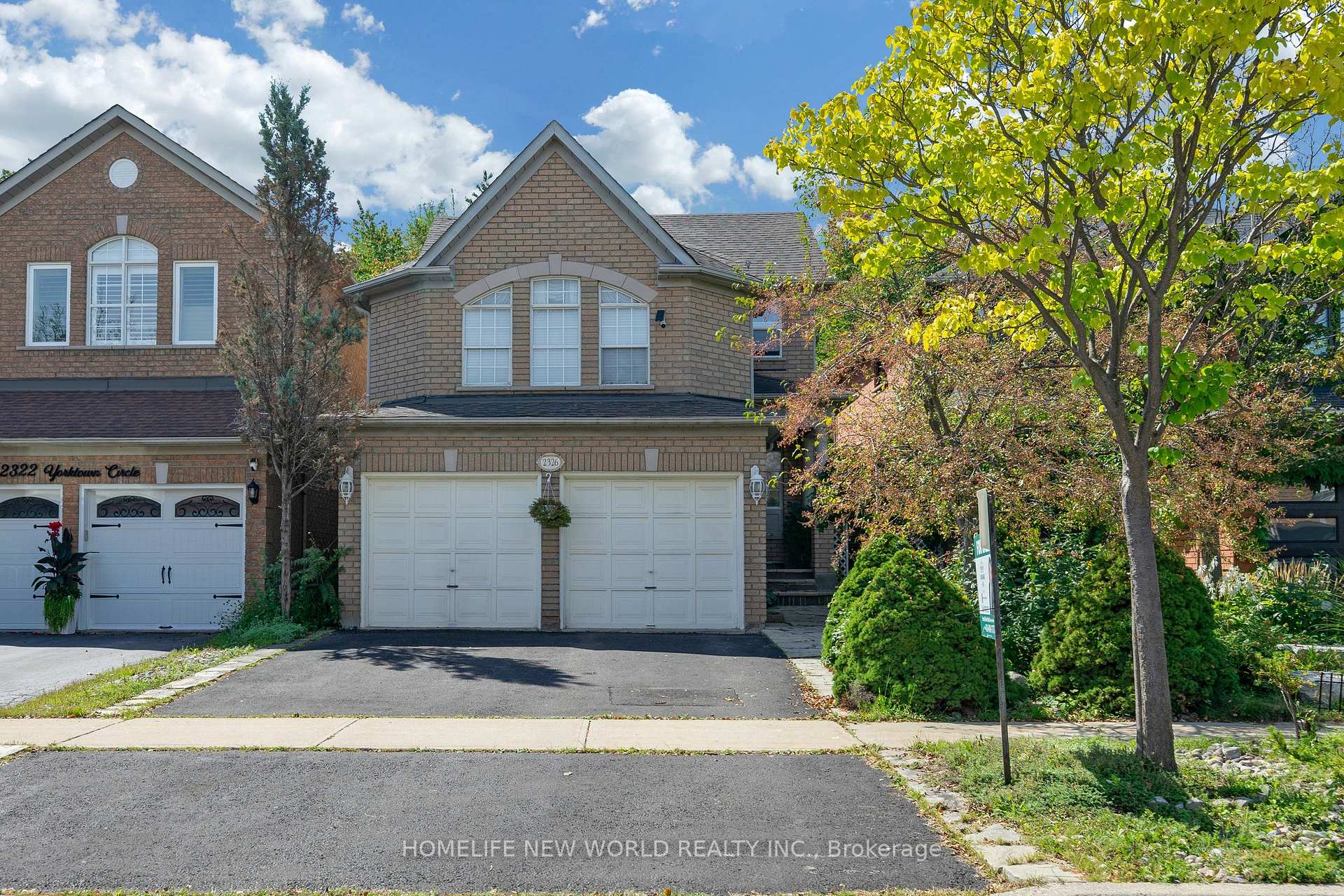 Photo 1 of 2326 Yorktown Circle, Mississauga, Central Erin Mills — HOMEH