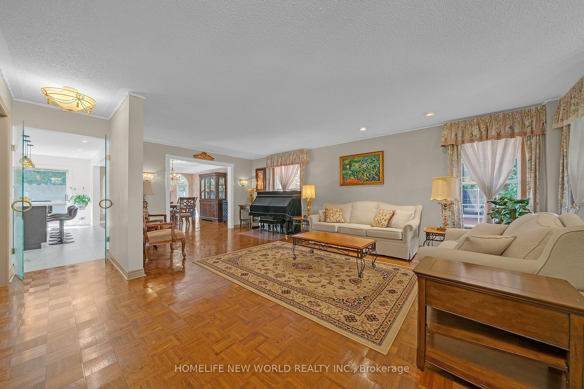 Photo 20 of 2326 Yorktown Circle, Mississauga, Central Erin Mills — HOMEH