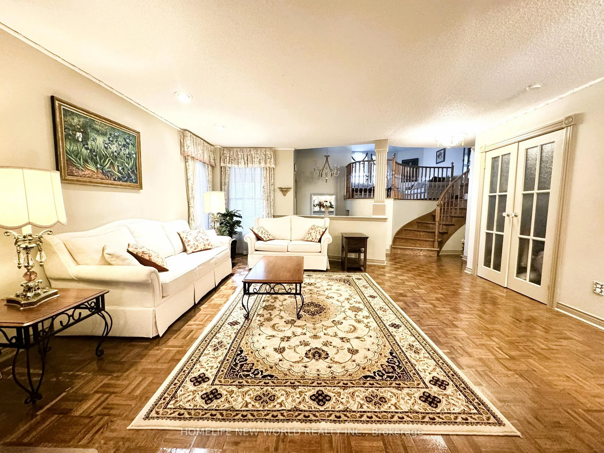 Photo 10 of 2326 Yorktown Circle, Mississauga, Central Erin Mills — HOMEH