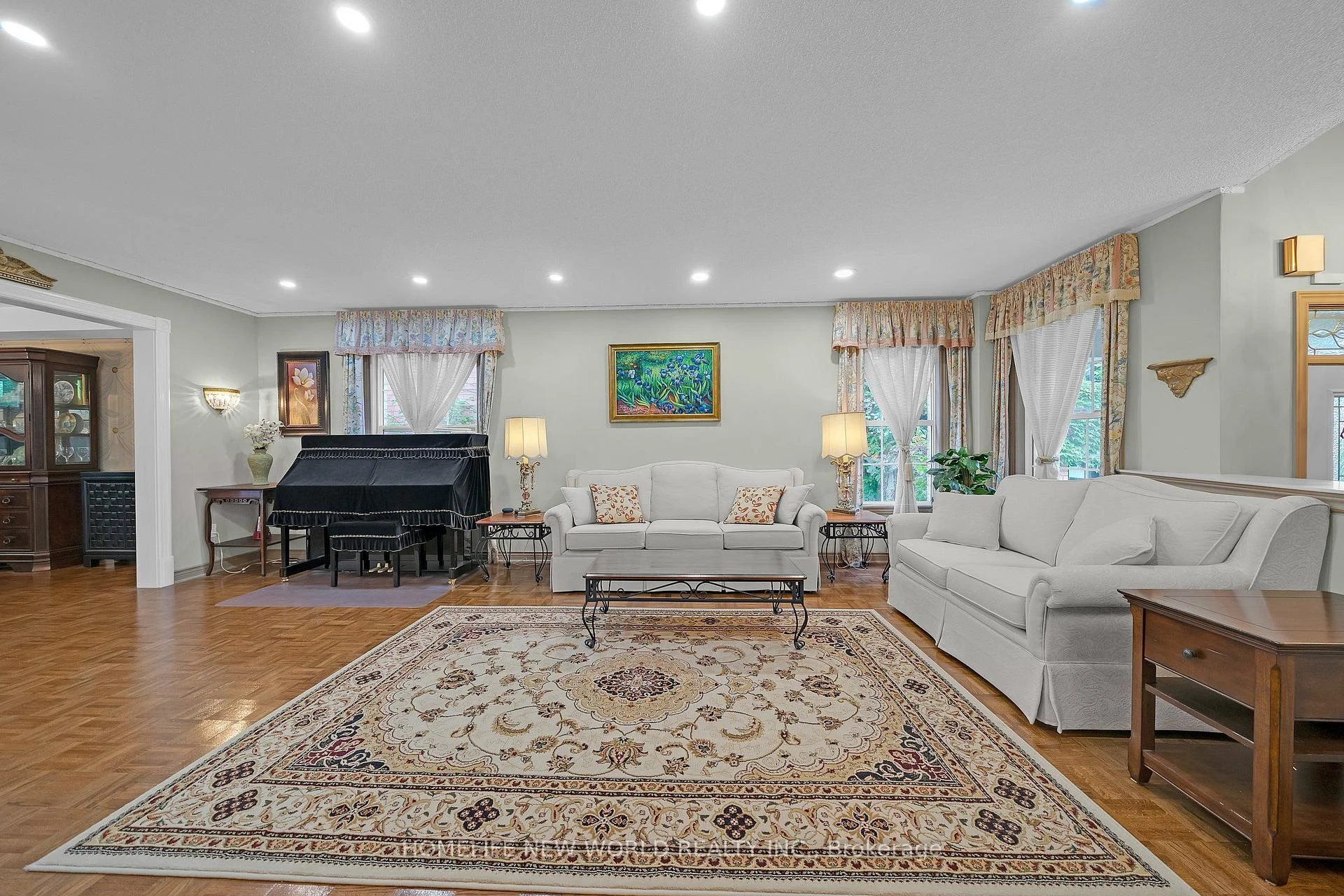Photo 25 of 2326 Yorktown Circle, Mississauga, Central Erin Mills — HOMEH