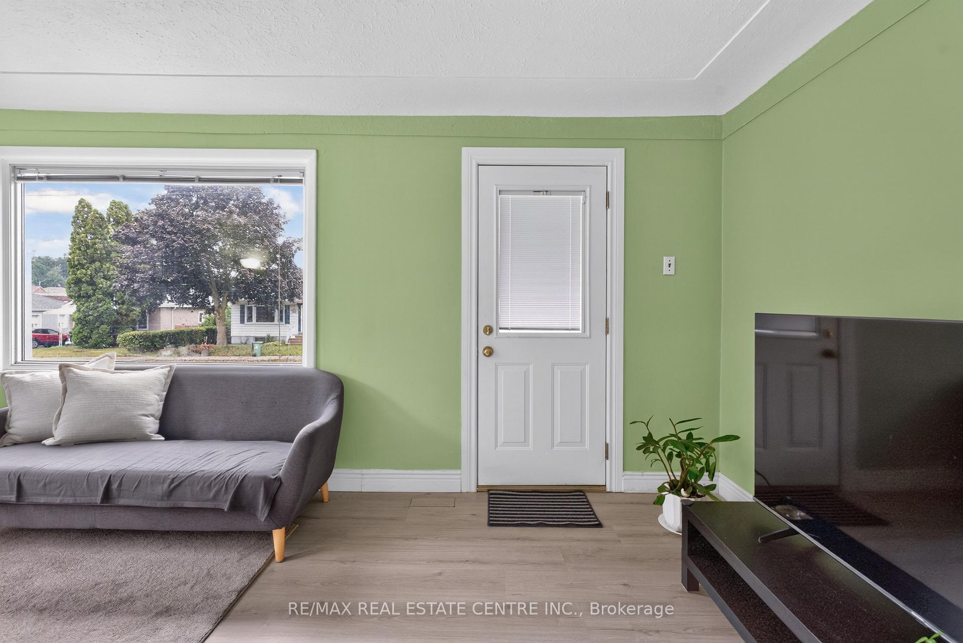 Photo 4 of 243 West 19th Street, Hamilton, Buchanan — HOMEH