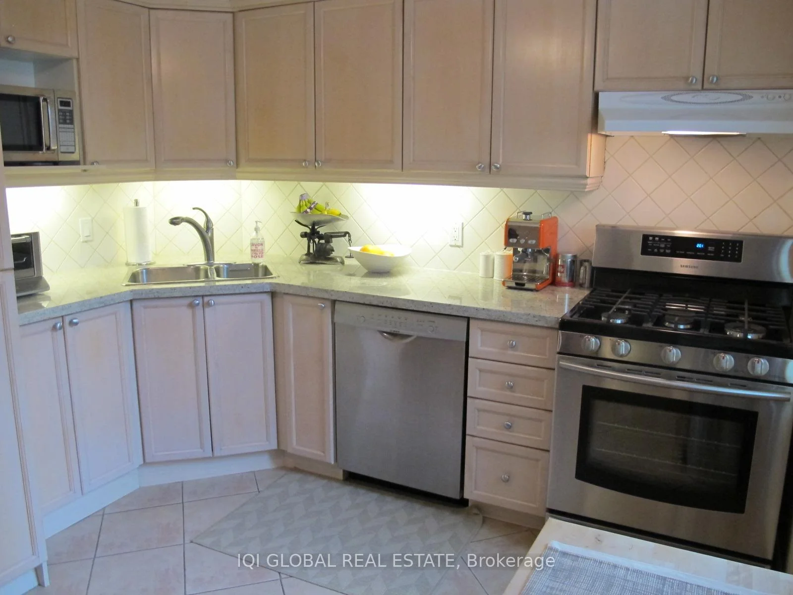 Photo 6 of Unit Basement Unit, 34 Barton Avenue, Toronto, The Annex — HOMEH