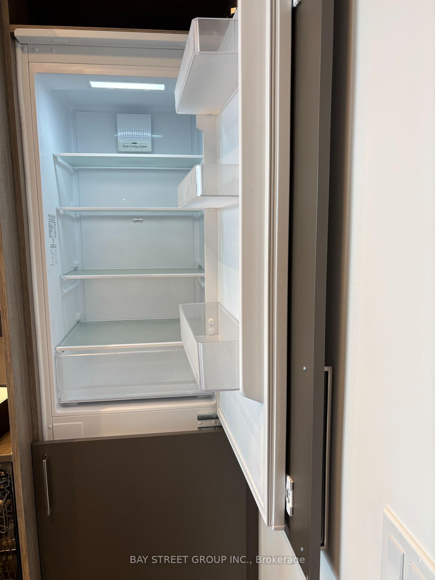 Photo 5 of Unit 4103, 448 Burhamthorpe Road W, Mississauga, City Centre — HOMEH