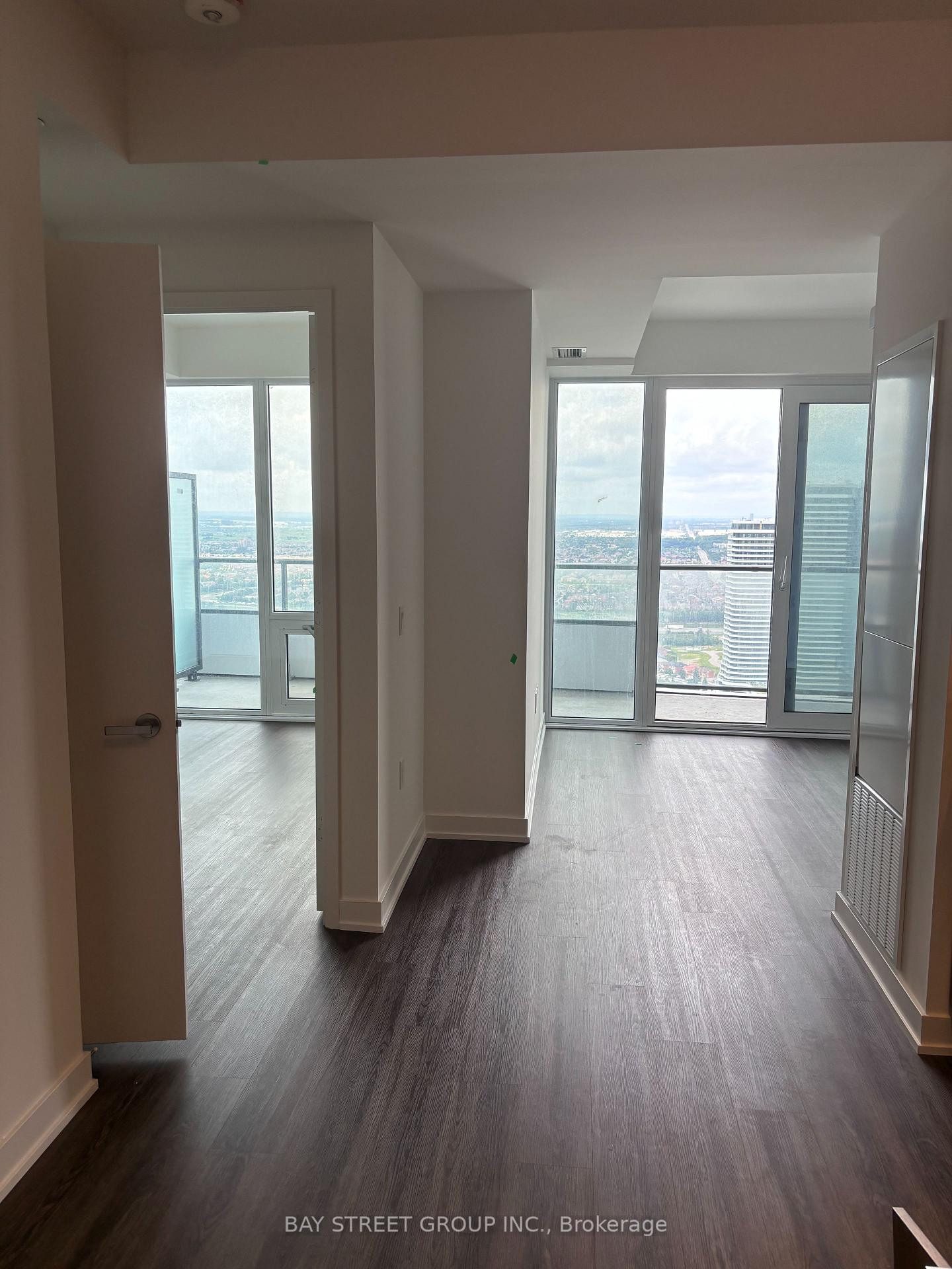Photo 11 of Unit 4103, 448 Burhamthorpe Road W, Mississauga, City Centre — HOMEH