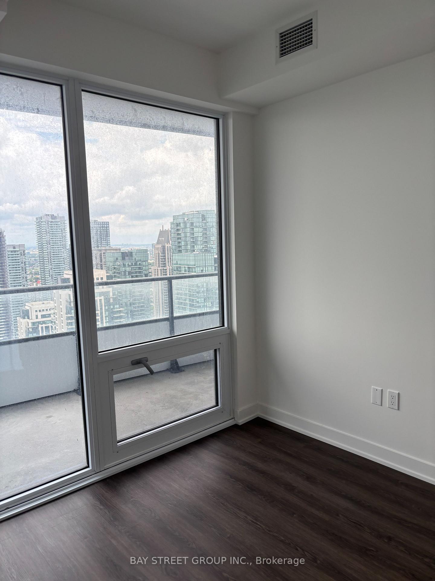 Photo 13 of Unit 4103, 448 Burhamthorpe Road W, Mississauga, City Centre — HOMEH