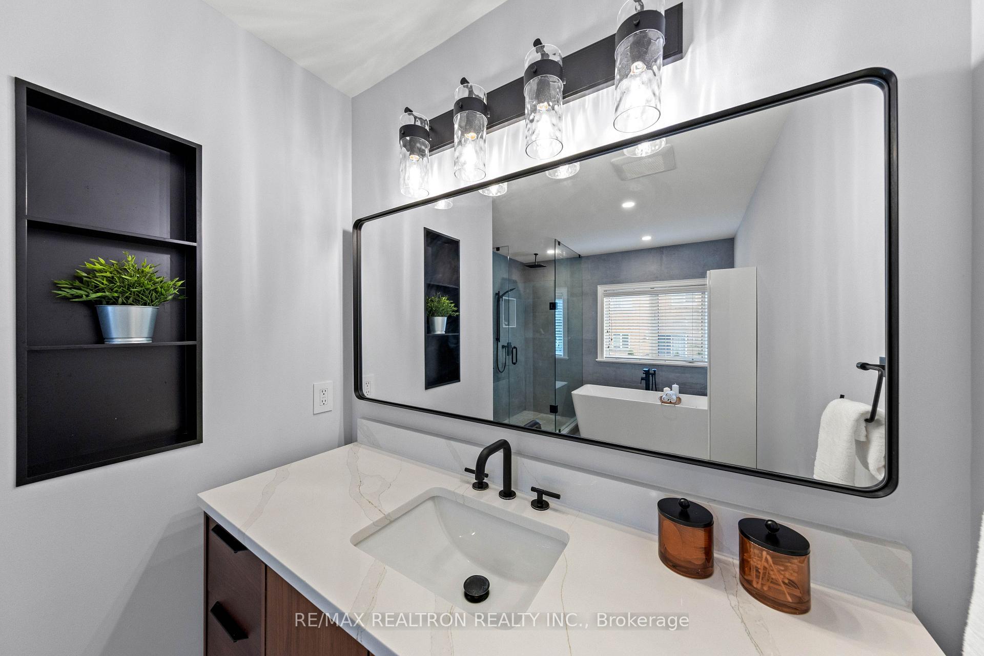 Photo 25 of 50 Stone Palace Way, Vaughan, Sonoma Heights — HOMEH