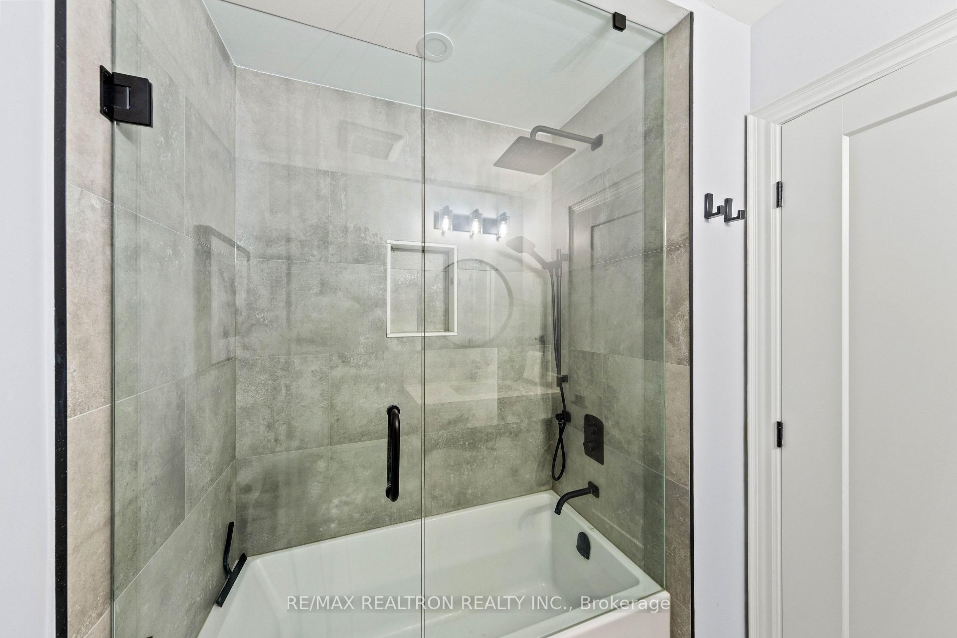 Photo 32 of 50 Stone Palace Way, Vaughan, Sonoma Heights — HOMEH