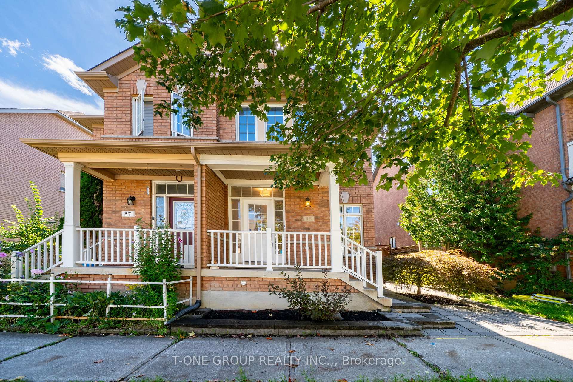 Photo 2 of 55 Rainbow Valley Crescent, Markham, Greensborough — HOMEH