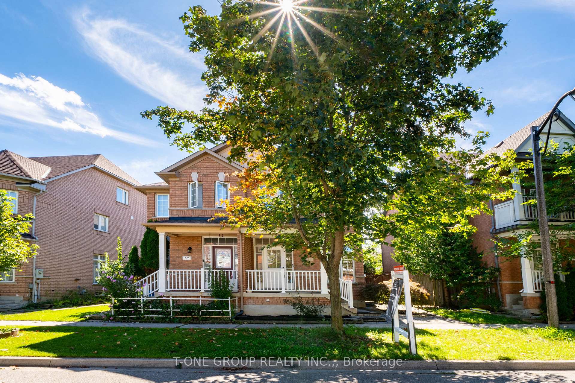 Photo 3 of 55 Rainbow Valley Crescent, Markham, Greensborough — HOMEH