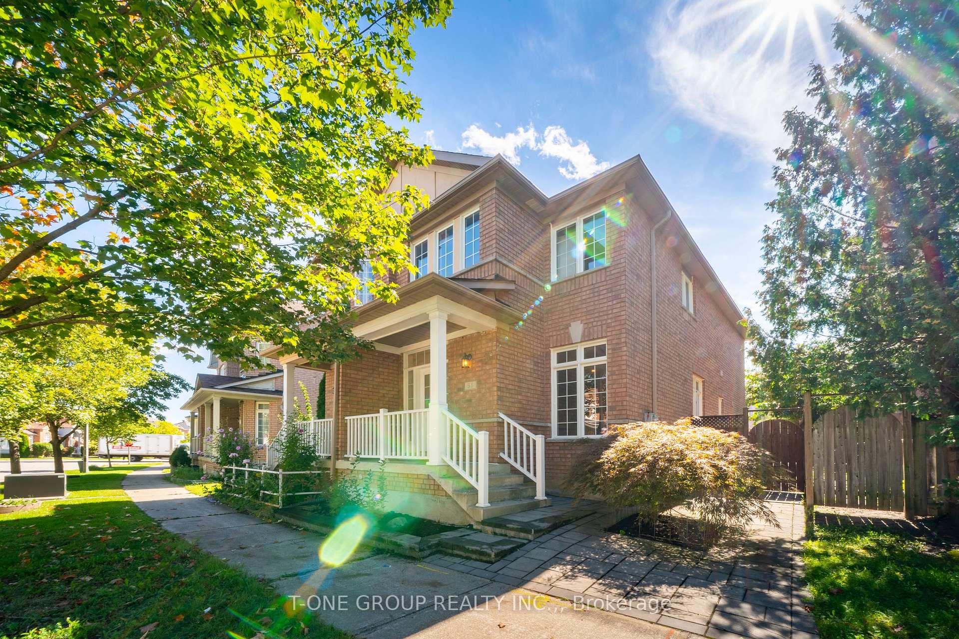 Photo 5 of 55 Rainbow Valley Crescent, Markham, Greensborough — HOMEH