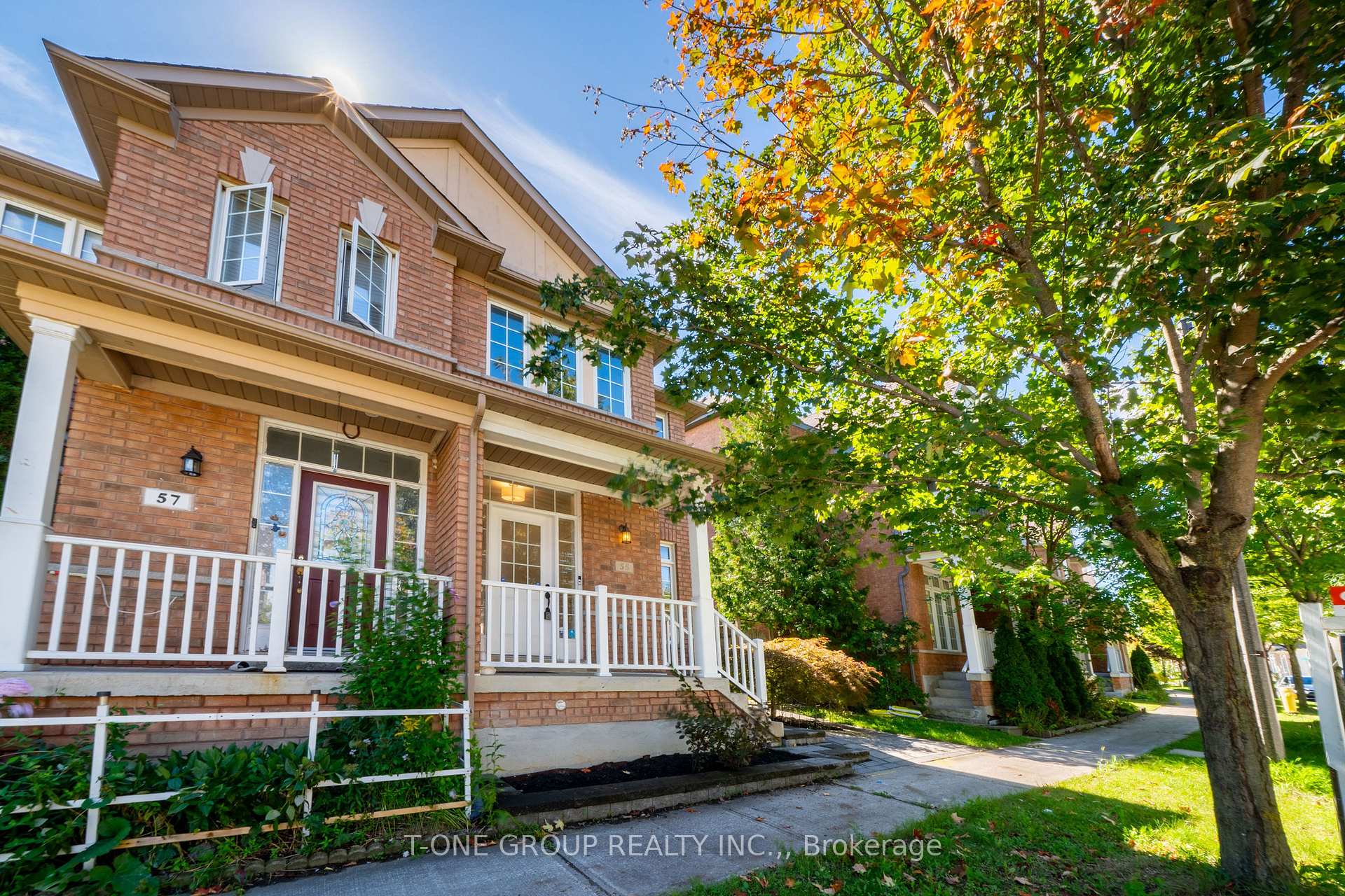 Photo 6 of 55 Rainbow Valley Crescent, Markham, Greensborough — HOMEH
