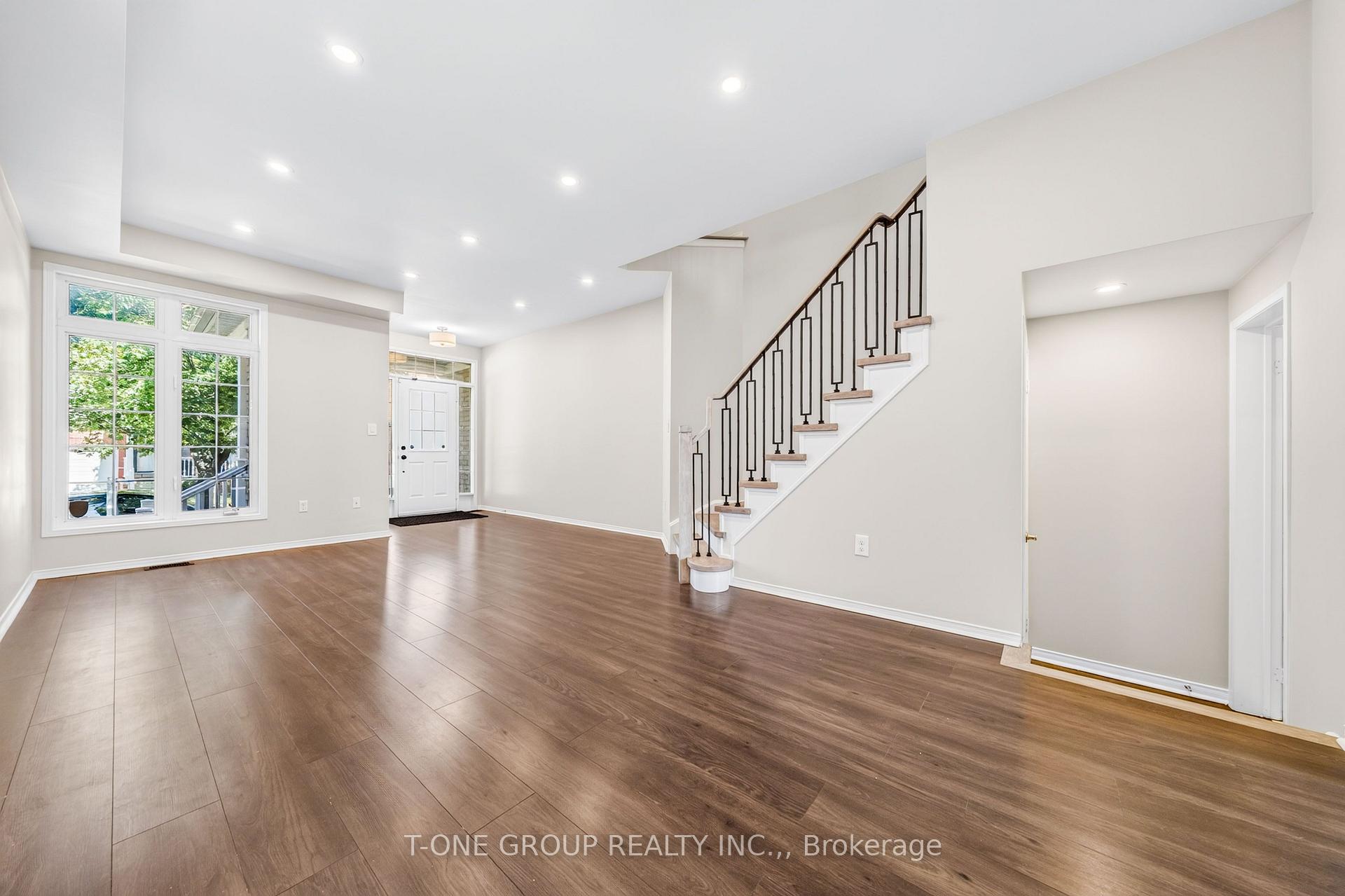 Photo 10 of 55 Rainbow Valley Crescent, Markham, Greensborough — HOMEH