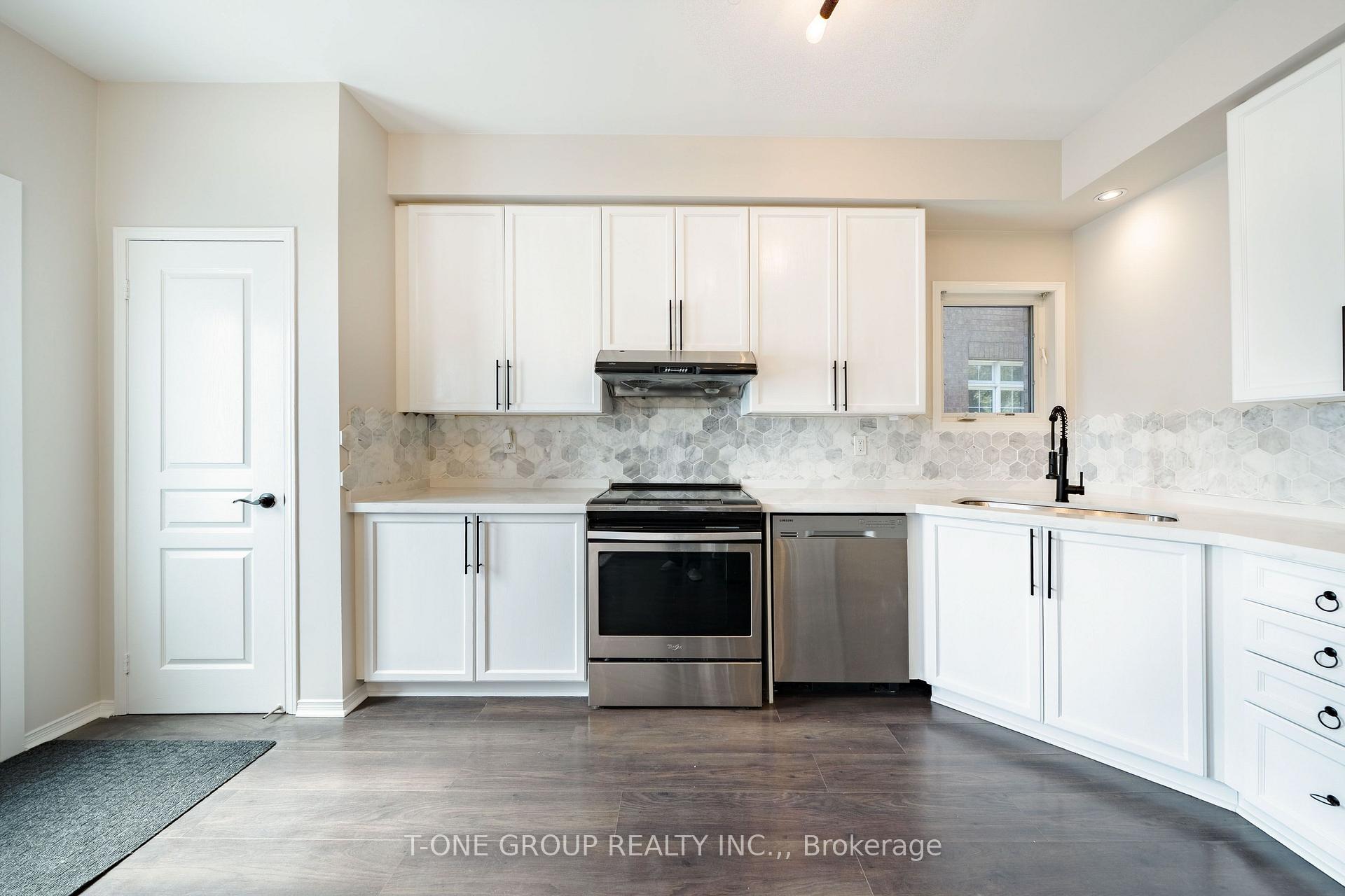 Photo 14 of 55 Rainbow Valley Crescent, Markham, Greensborough — HOMEH