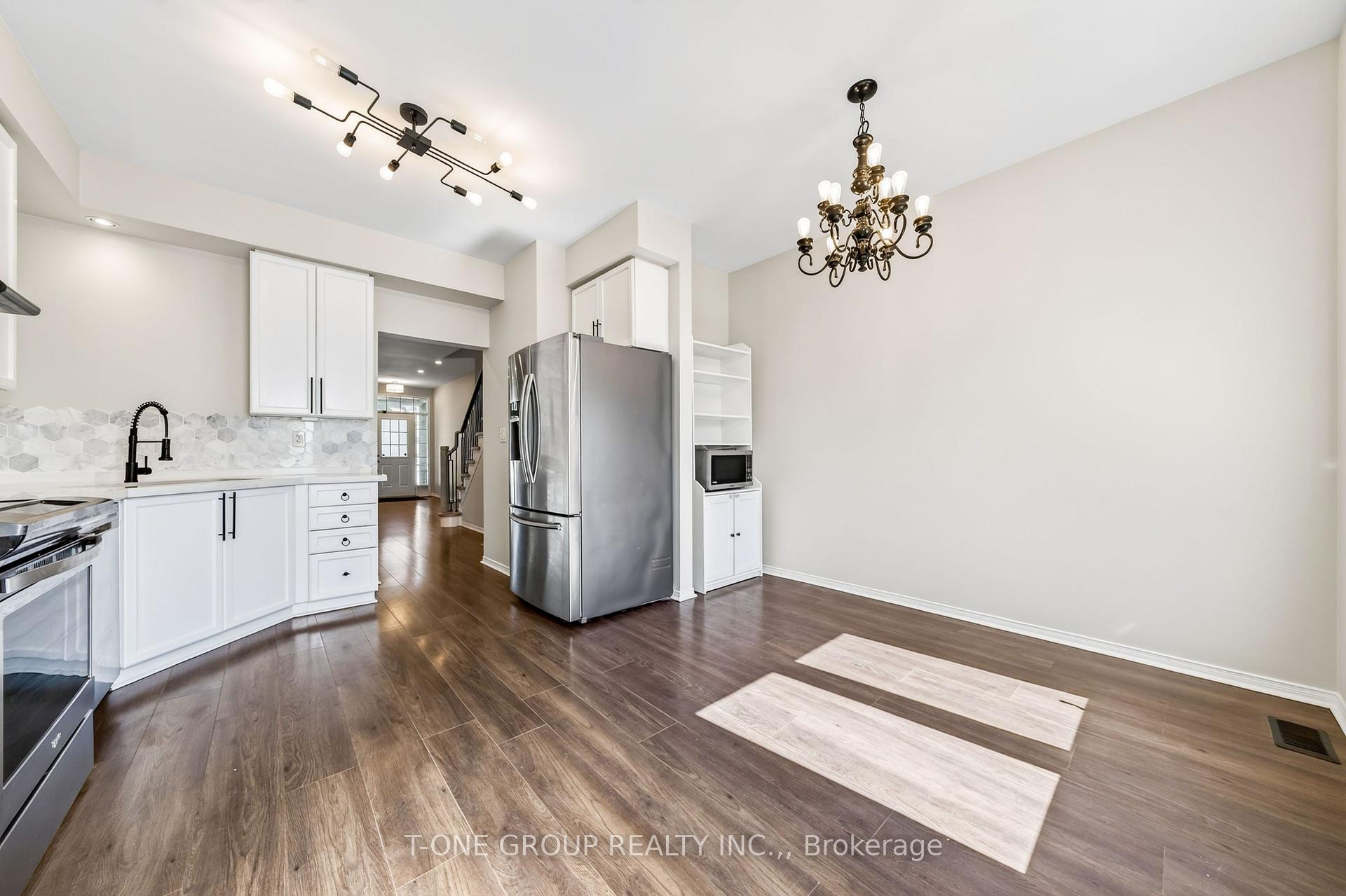 Photo 15 of 55 Rainbow Valley Crescent, Markham, Greensborough — HOMEH