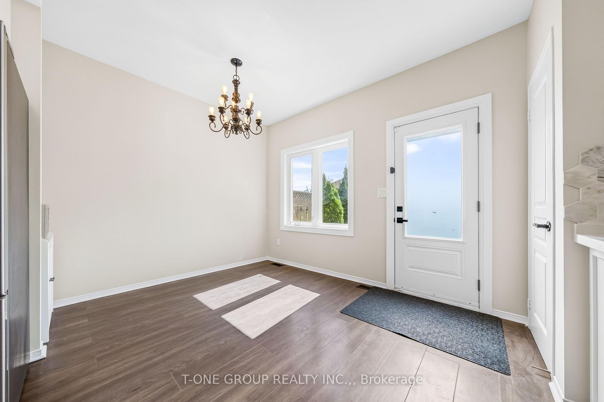 Photo 16 of 55 Rainbow Valley Crescent, Markham, Greensborough — HOMEH