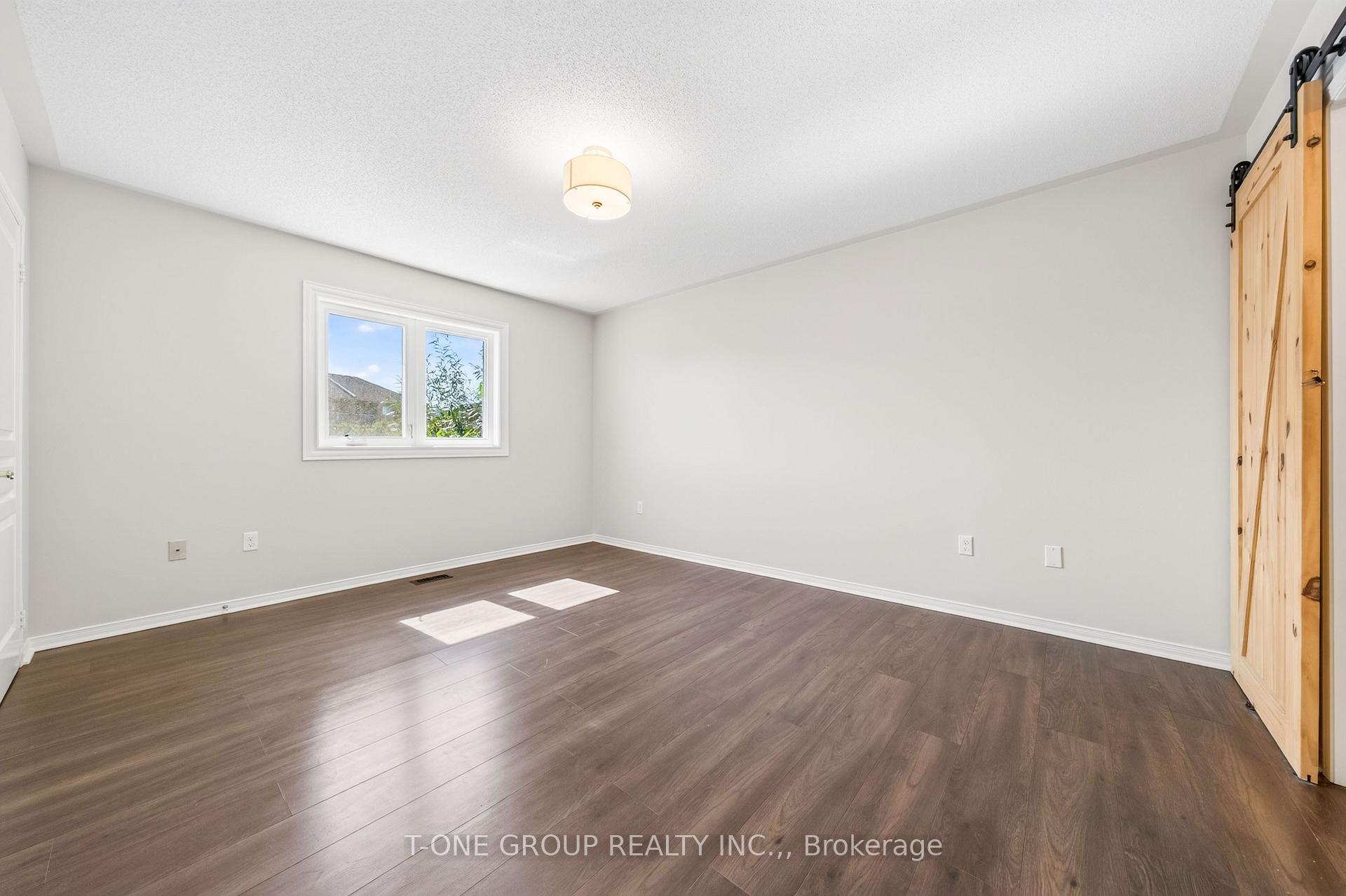 Photo 18 of 55 Rainbow Valley Crescent, Markham, Greensborough — HOMEH